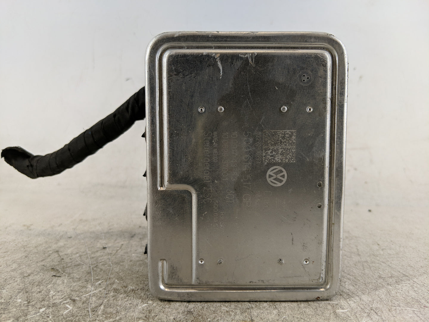 2023 Volkswagen Jetta ABS Pump Control Module Replacement P/N:5Q0 614 517 GB Fits Fits 2021 2022 OEM Used Auto Parts - Oemus