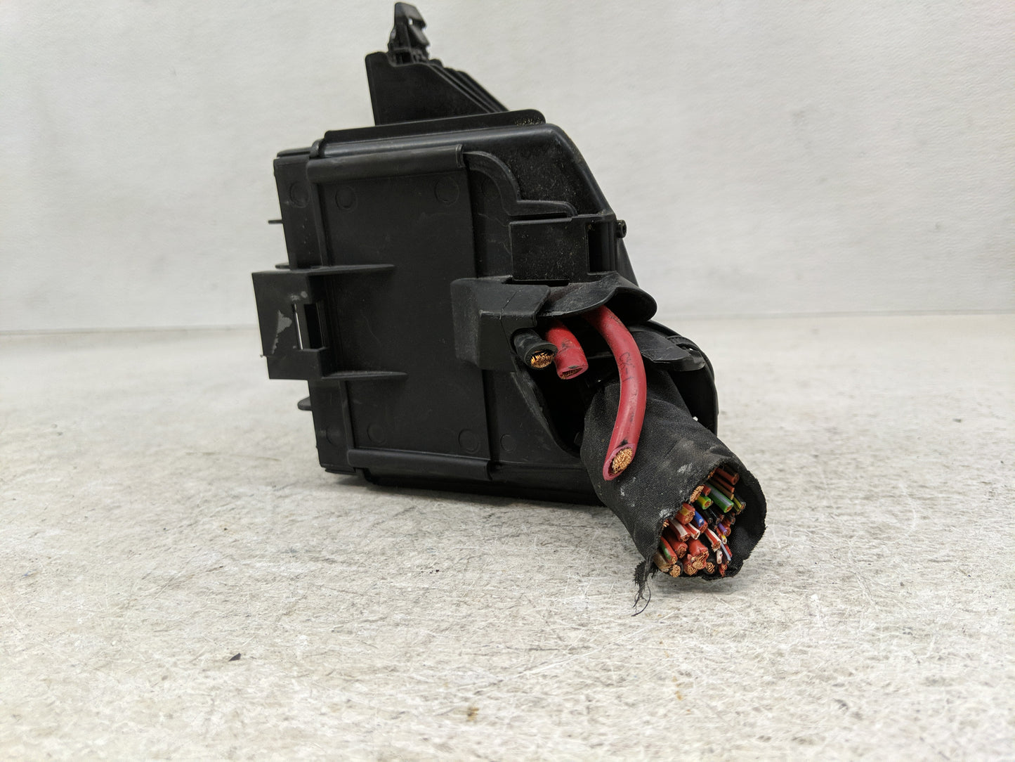2019-2021 Volkswagen Jetta Fusebox Fuse Box Panel Relay Module Fits Fits 2019 2020 2021 OEM Used Auto Parts - Oemusedautopar