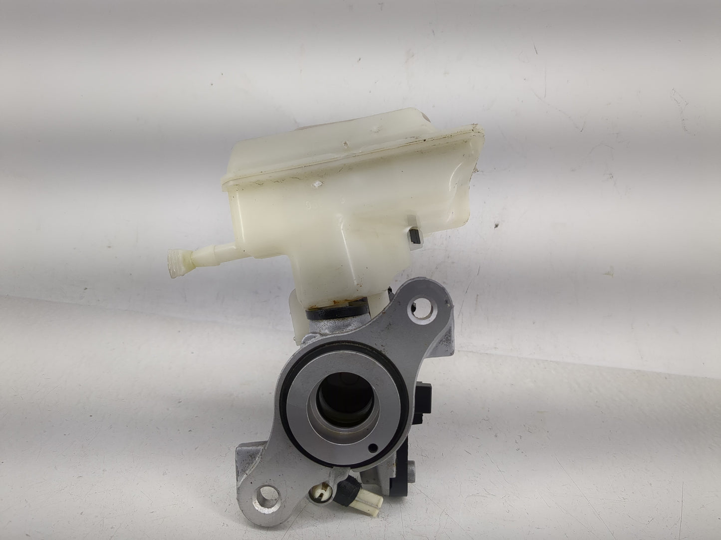 Volkswagen Taos Brake Master Cylinder 1208601 - Oemusedautoparts1.com