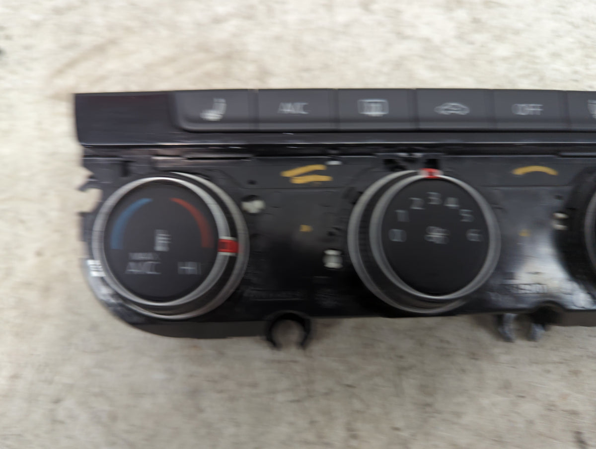 2023 Volkswagen Taos Climate Control Module Temperature AC/Heater Replacement P/N:5GM907426 Fits OEM Used Auto Parts - Oemus