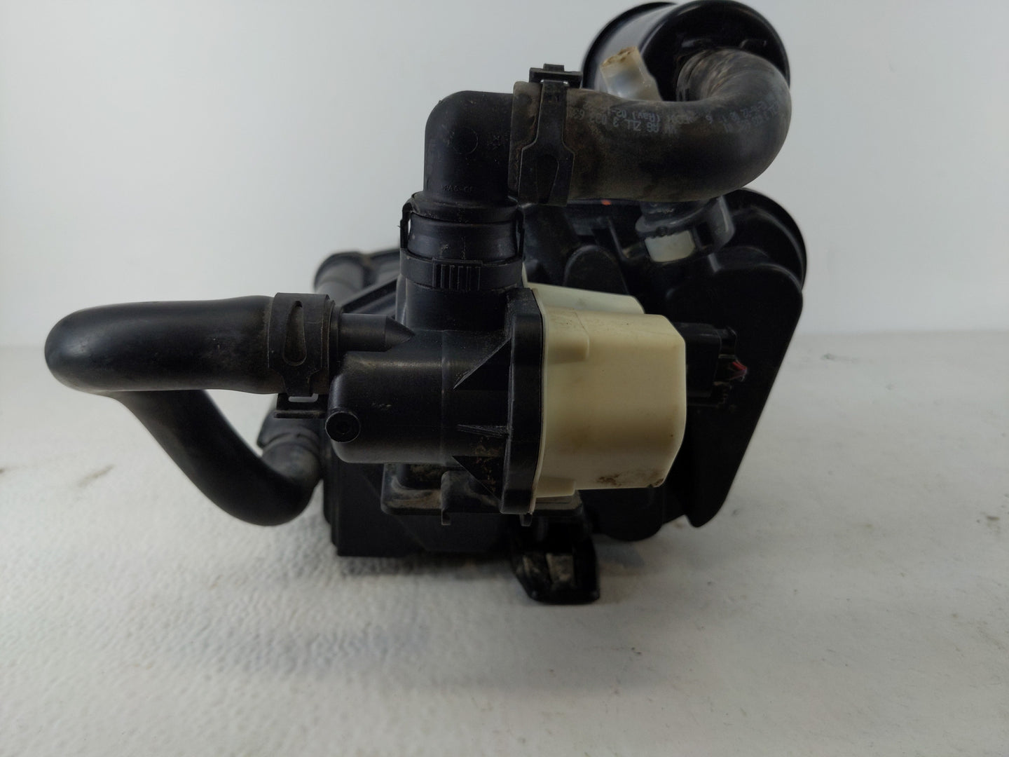 2023 Volkswagen Tiguan Fuel Vapor Charcoal Canister - Oemusedautoparts1.com