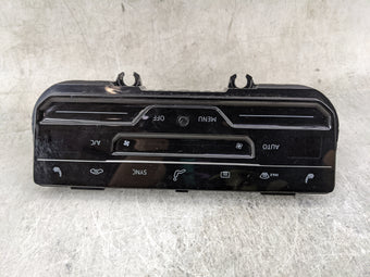 compare product 2022 Volkswagen Tiguan Climate Control Module Temperature AC/Heater Replacement P/N:5NA.907.044.AP 5NA907044AP Fits OEM Used Auto Parts
