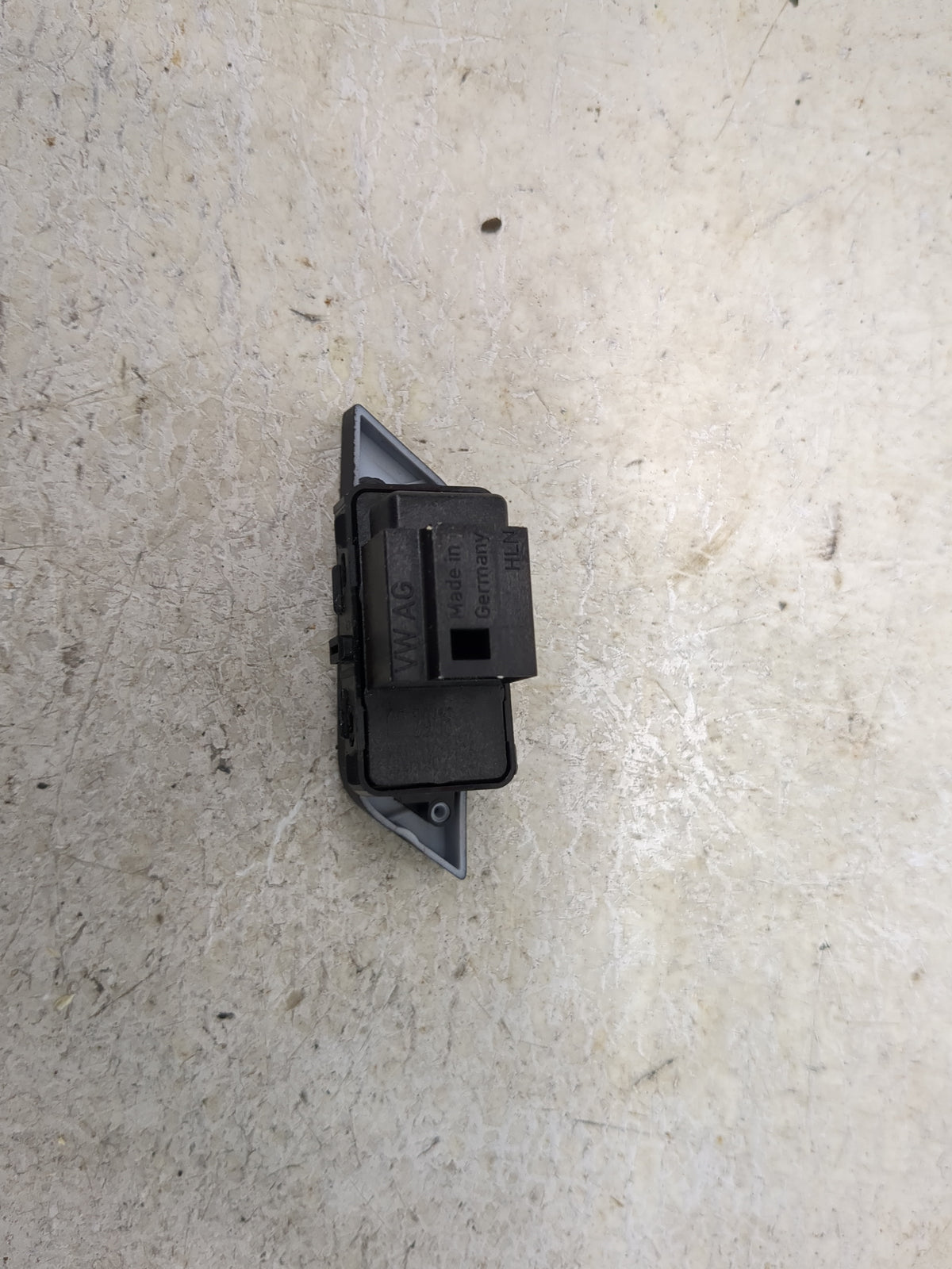 2023 Volkswagen Tiguan Master Power Window Switch Replacement Driver Side Left P/N:5NA962126 Fits OEM Used Auto Parts - Oemu