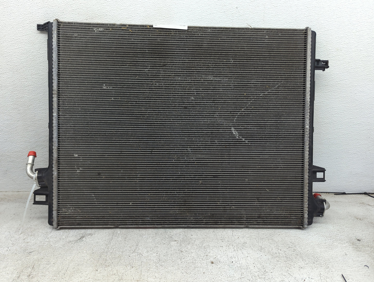 2023 Volvo S90 Radiator Oem - Oemusedautoparts1.com