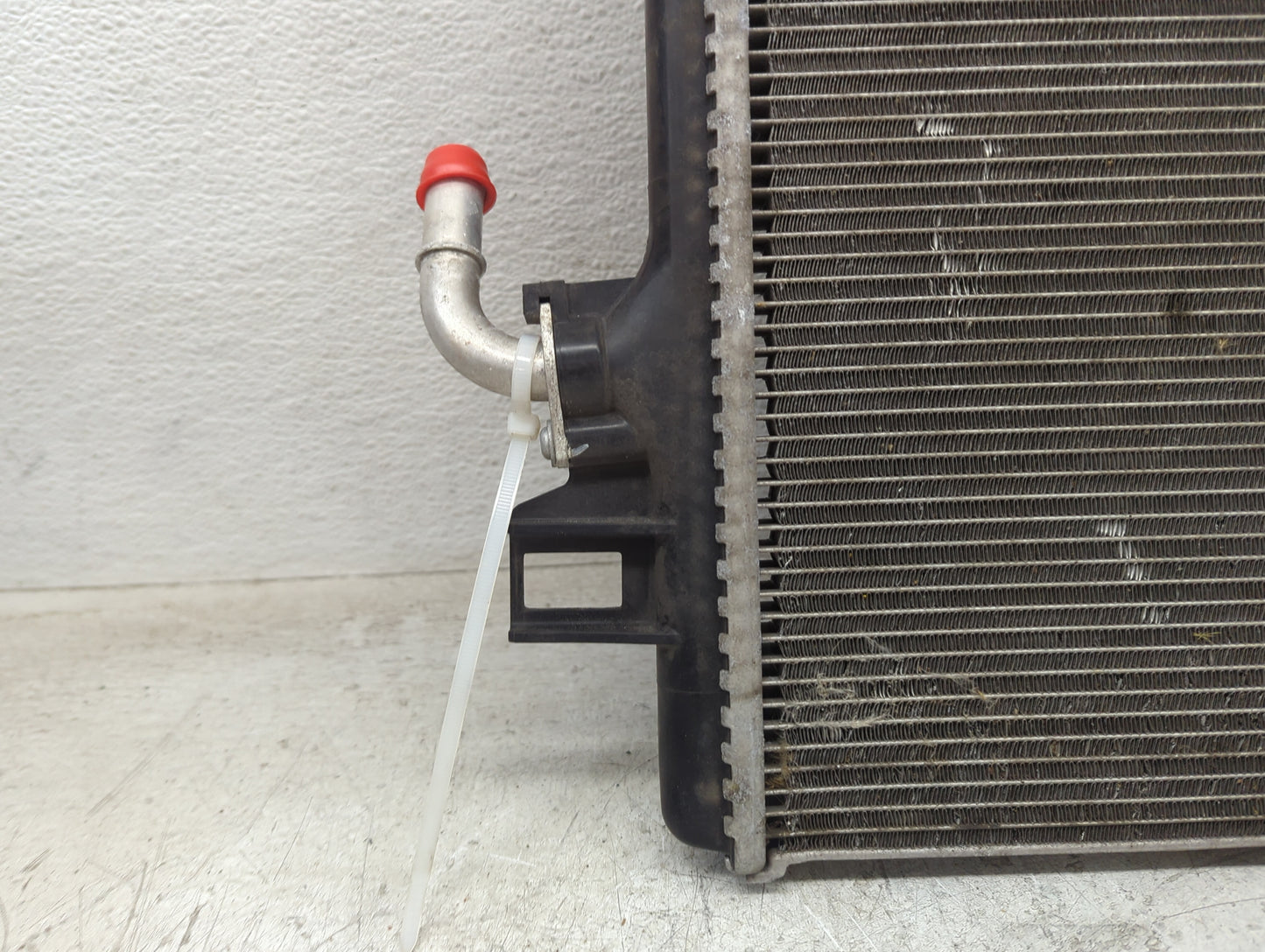 2023 Volvo S90 Radiator Oem - Oemusedautoparts1.com