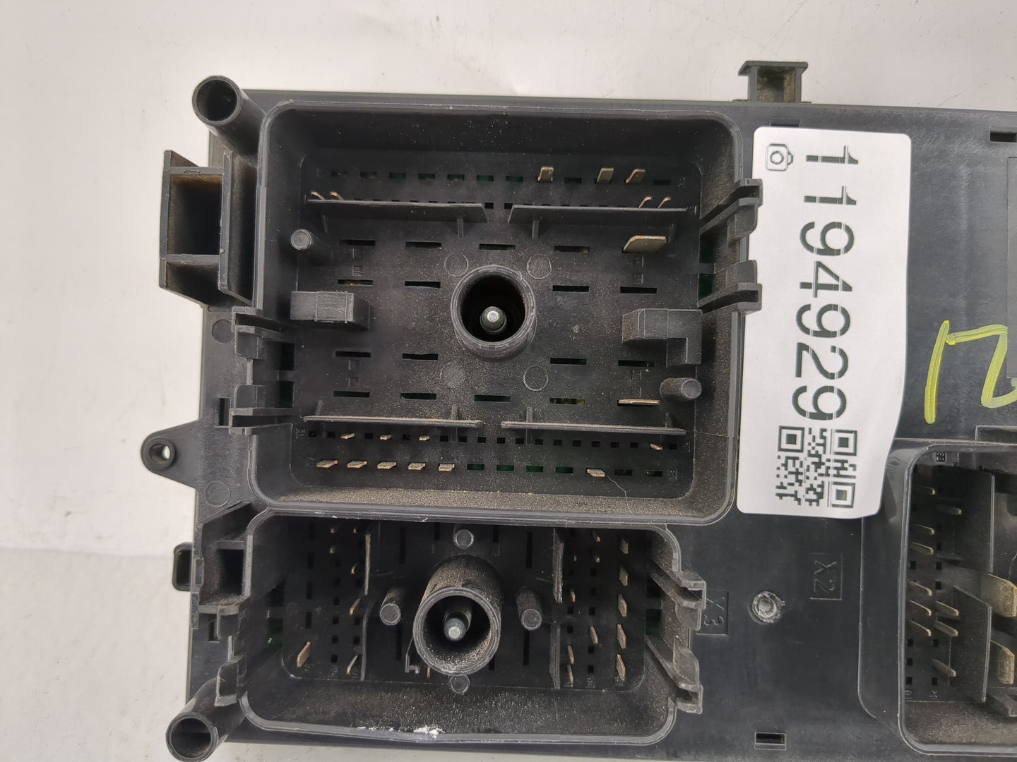 2023 Volvo Vnl 860 Fusebox Fuse Box Panel Relay Module P/N:PA66-GF14 Fits OEM Used Auto Parts - Oemusedautoparts1.com