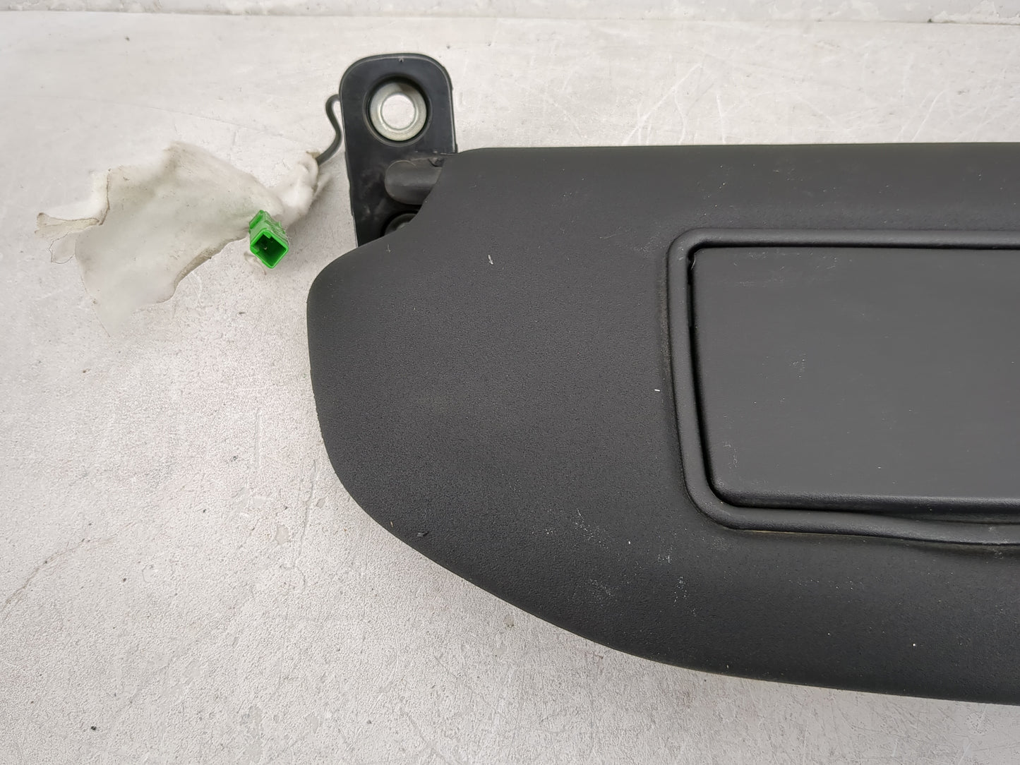2019-2020 Volvo Xc40 Sun Visor Shade Replacement Driver Left Mirror Fits Fits 2018 2019 2020 2021 OEM Used Auto Parts - Oemu
