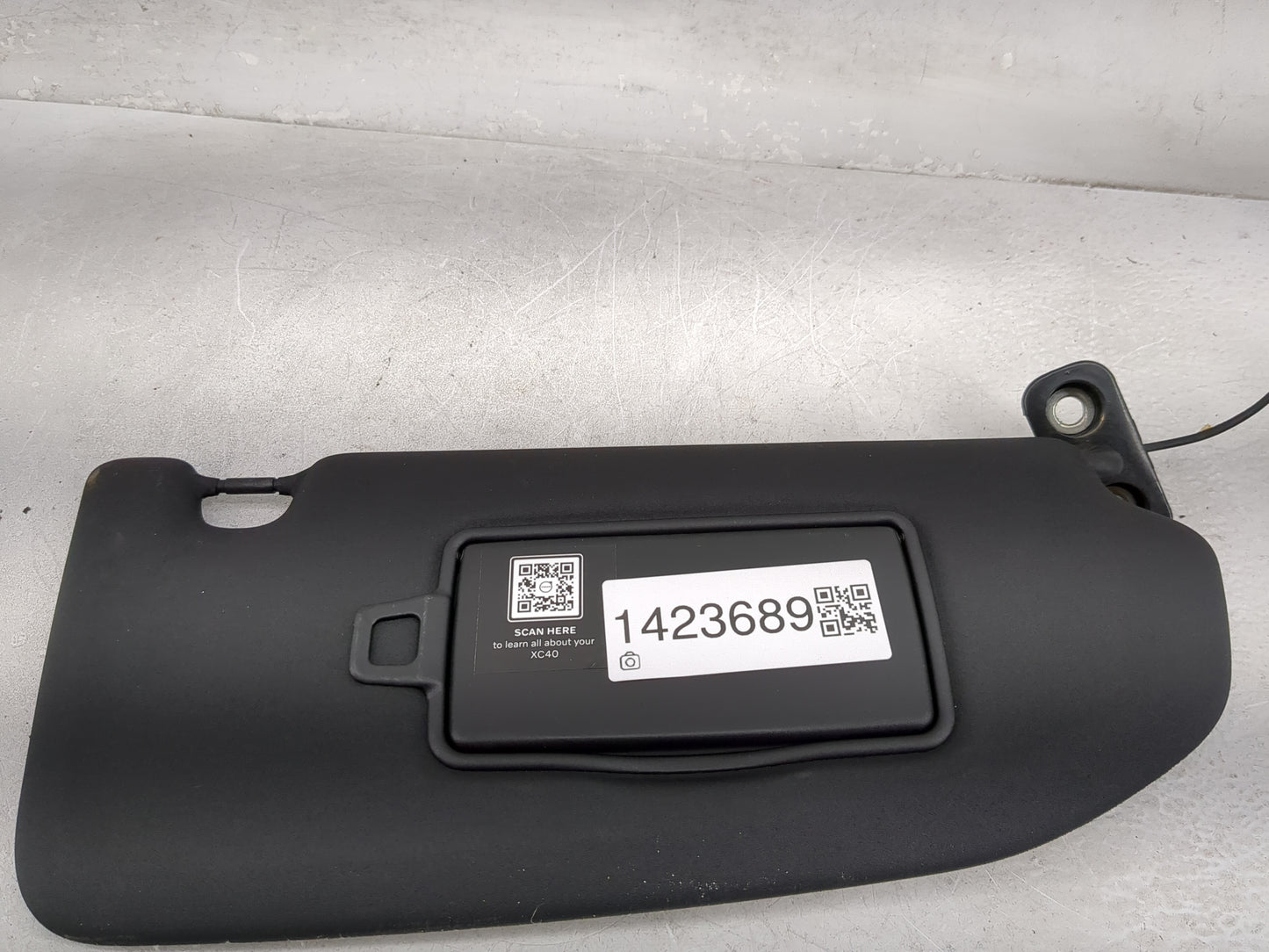 2019-2020 Volvo Xc40 Sun Visor Shade Replacement Passenger Right Mirror Fits Fits 2018 2019 2020 2021 OEM Used Auto Parts - 