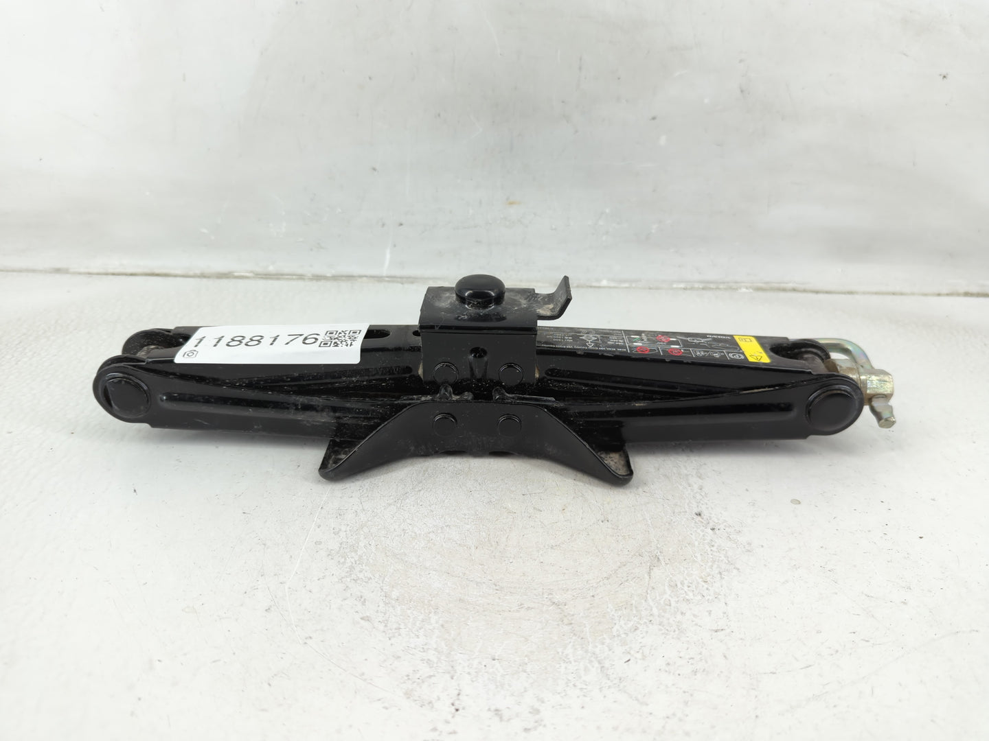 2023 Volvo Xc60 Spare Scissor Car Jack - Oemusedautoparts1.com