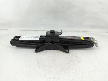 2023 Volvo Xc60 Spare Scissor Car Jack - Oemusedautoparts1.com