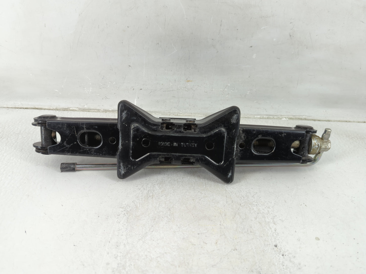 2023 Volvo Xc60 Spare Scissor Car Jack - Oemusedautoparts1.com