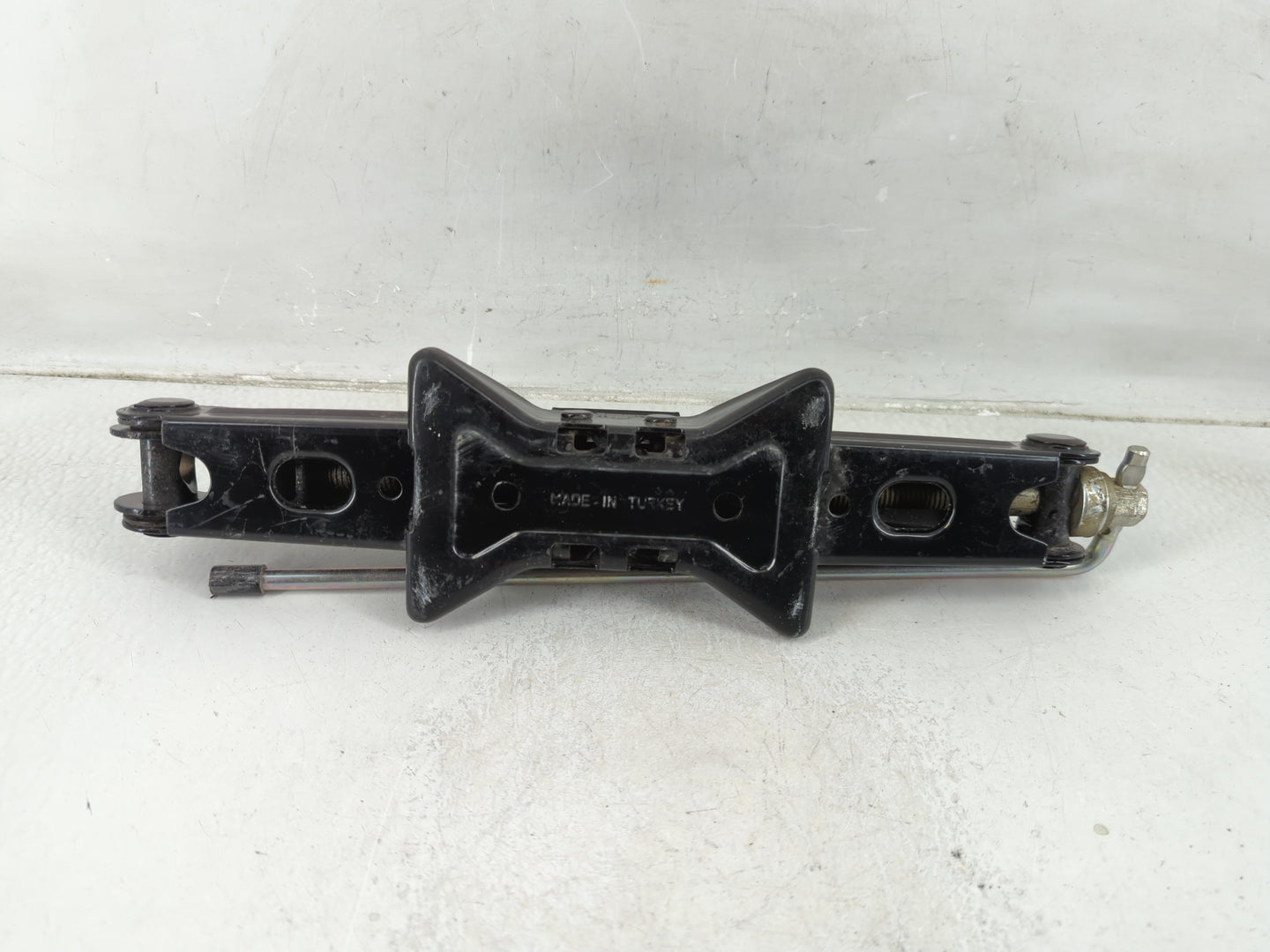 2023 Volvo Xc60 Spare Scissor Car Jack - Oemusedautoparts1.com