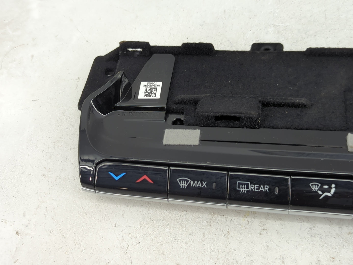 2023 Wagoneer Wagoneer Climate Control Module Temperature AC/Heater Replacement P/N:P68423823AG Fits OEM Used Auto Parts - O