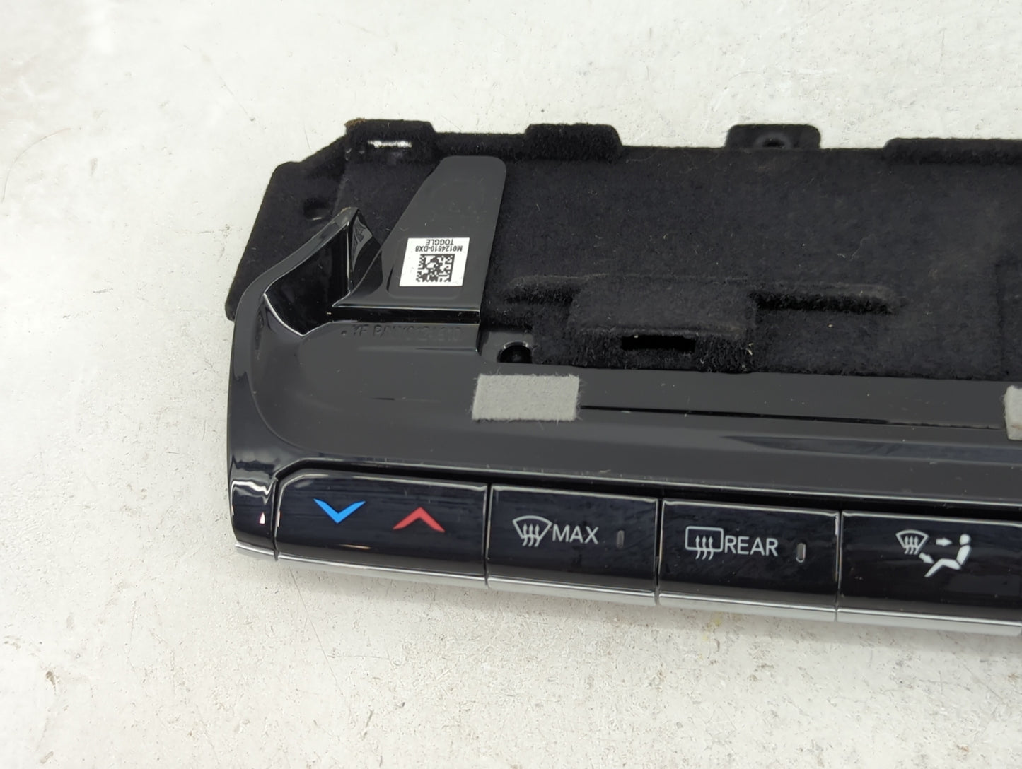 2023 Wagoneer Wagoneer Climate Control Module Temperature AC/Heater Replacement P/N:P68423823AG Fits OEM Used Auto Parts - O