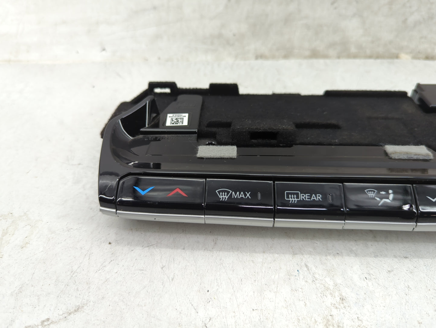 2023 Wagoneer Wagoneer Climate Control Module Temperature AC/Heater Replacement P/N:P68423822AG TKDKA061300200 Fits OEM Used