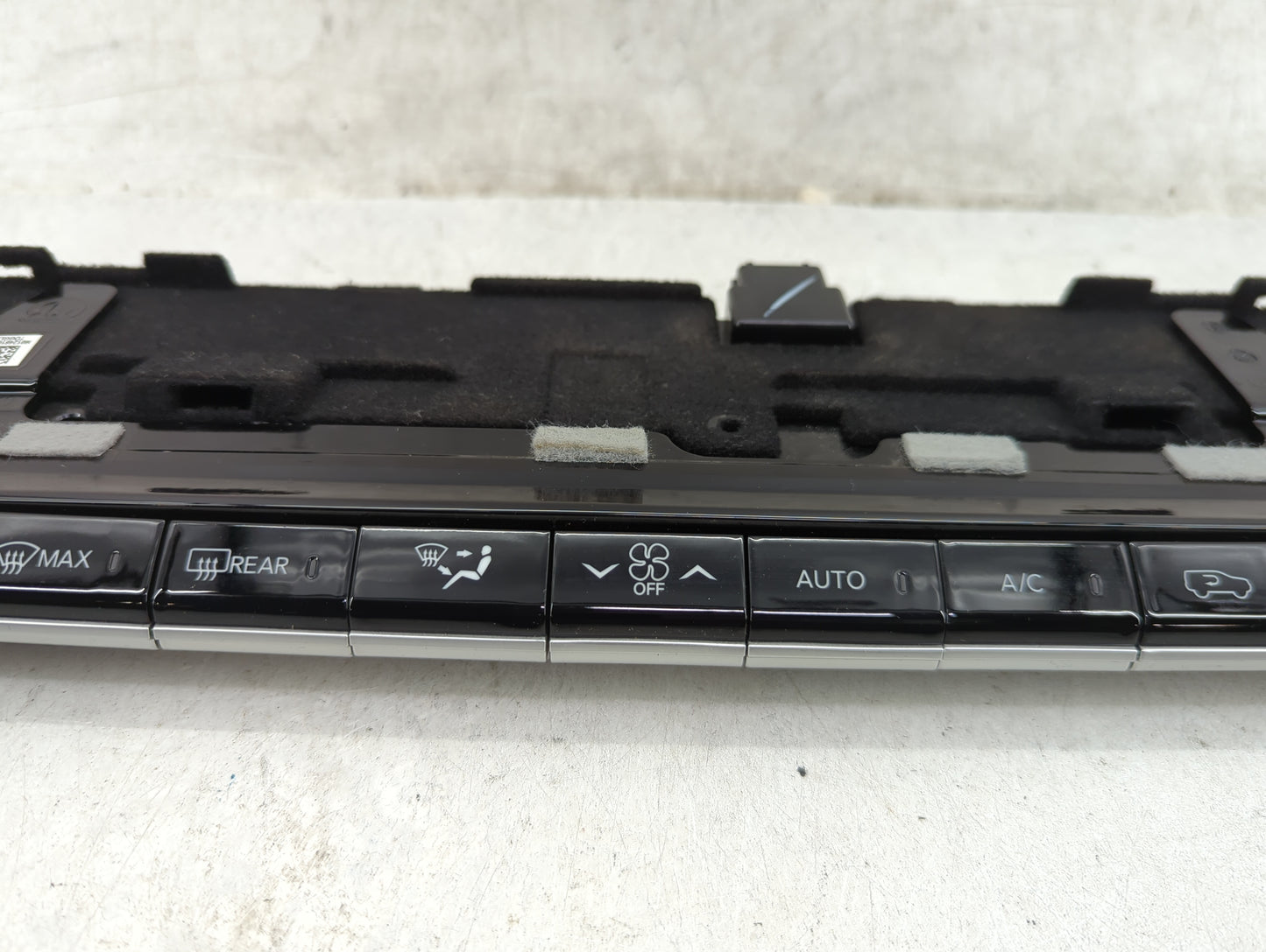 2023 Wagoneer Wagoneer Climate Control Module Temperature AC/Heater Replacement P/N:P68423822AG TKDKA061300200 Fits OEM Used