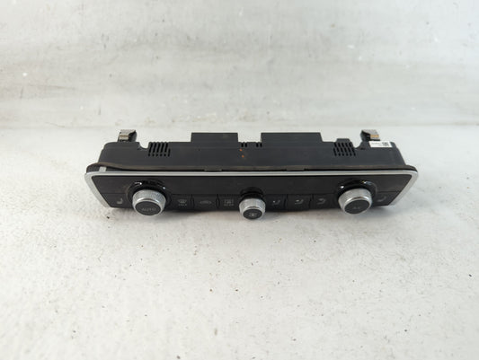 2024 Audi Q3 Climate Control Module Temperature AC/Heater Replacement P/N:83A 820 043 AJ Fits OEM Used Auto Parts - Oemuseda