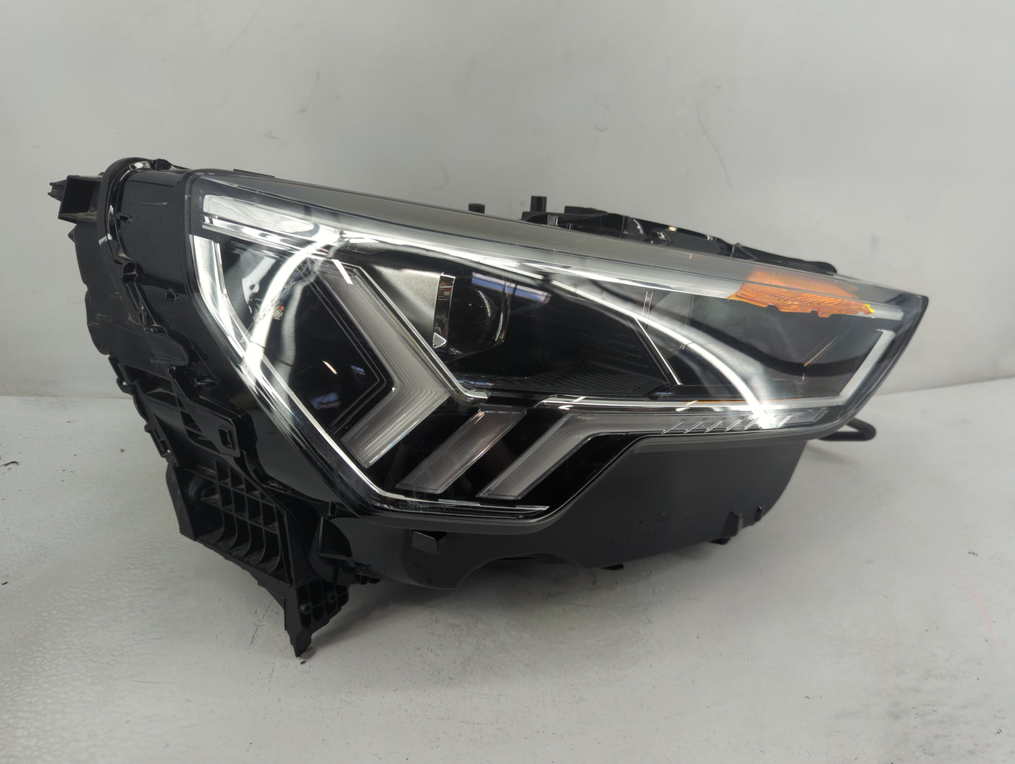 2019-2022 Audi Q3 Passenger Right Oem Head Light Headlight Lamp - Oemusedautoparts1.com
