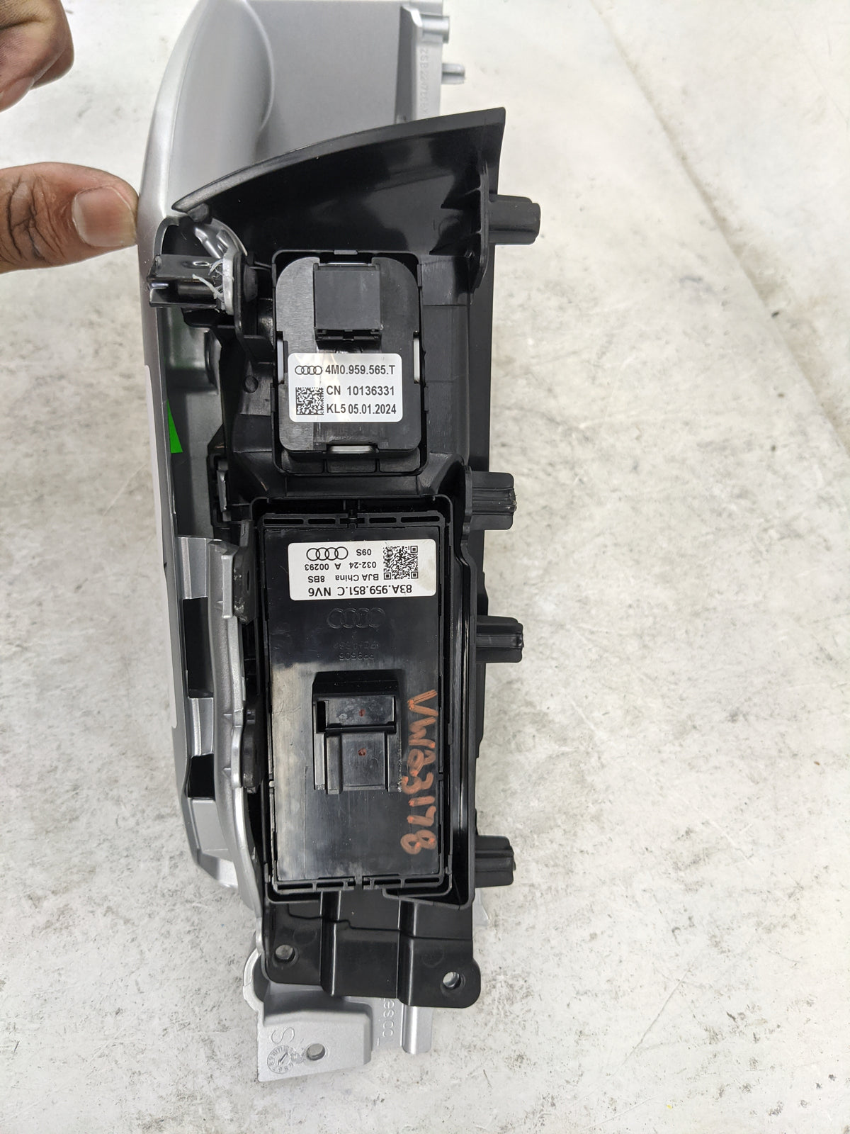 2024 Audi Q3 Master Power Window Switch Replacement Driver Side Left P/N:4M0.959.565.T 8J3.959.851.C Fits OEM Used Auto Part
