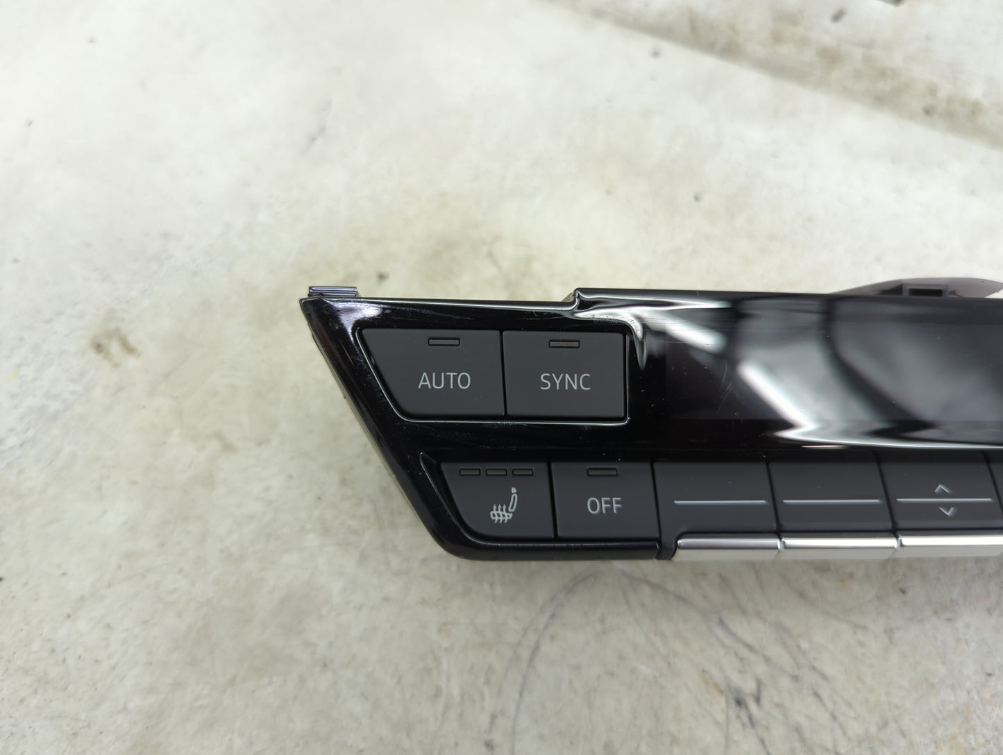2024 Audi Q4 Climate Control Module Temperature AC/Heater Replacement P/N:89A820043D 89A.820.043.D Fits OEM Used Auto Parts 