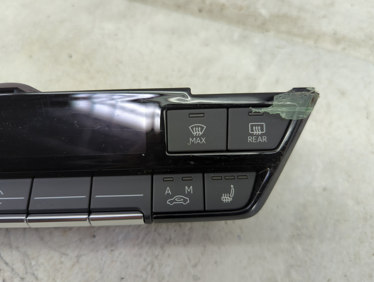 2024 Audi Q4 Climate Control Module Temperature AC/Heater Replacement P/N:89A820043D 89A.820.043.D Fits OEM Used Auto Parts 