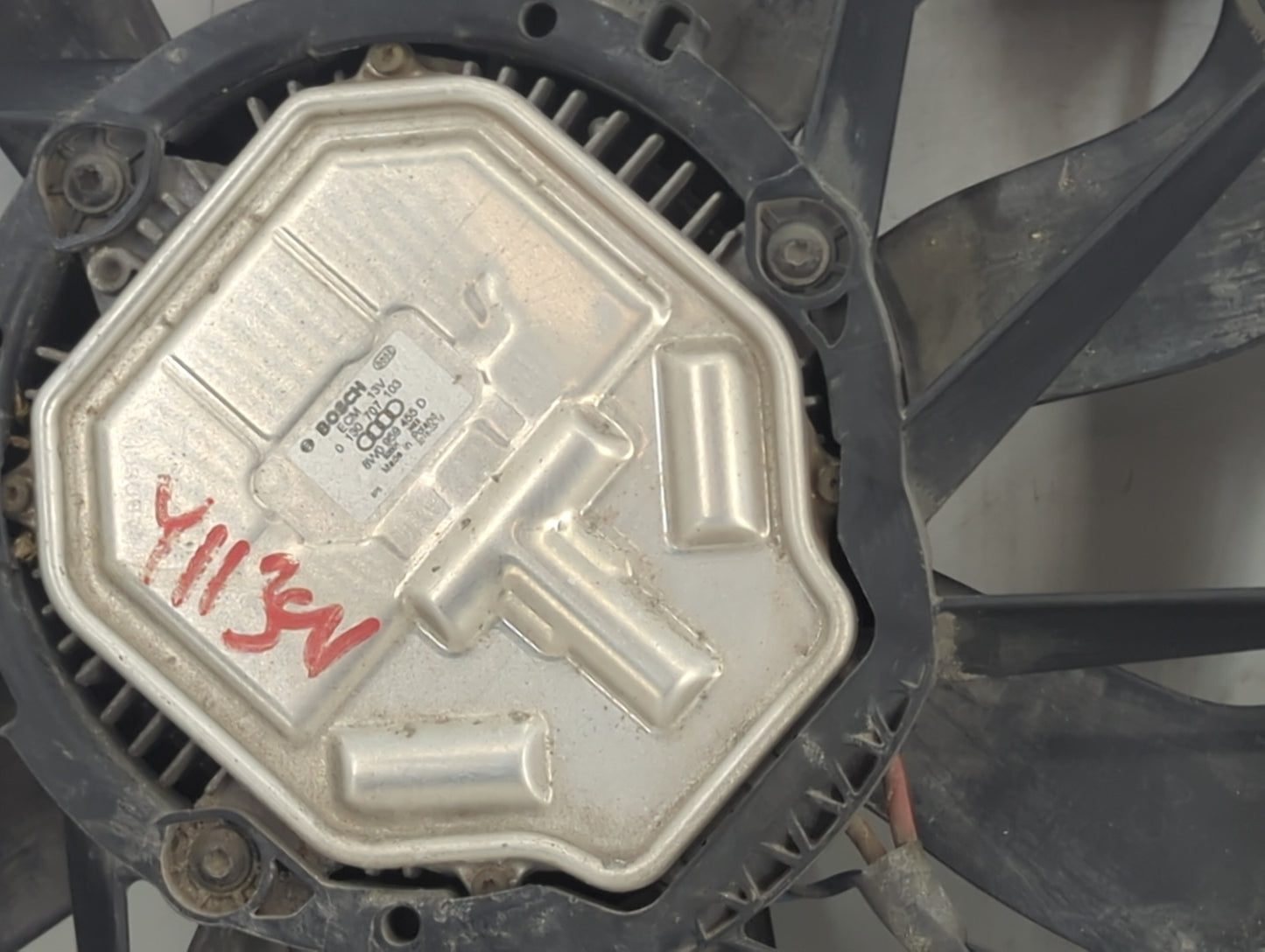 2017-2022 Audi Q7 Electric Radiator Cooling Fan Motor Assembly P/N:0130707411 8W0121003D Fits Fits 2017 2018 2019 2020 2021 