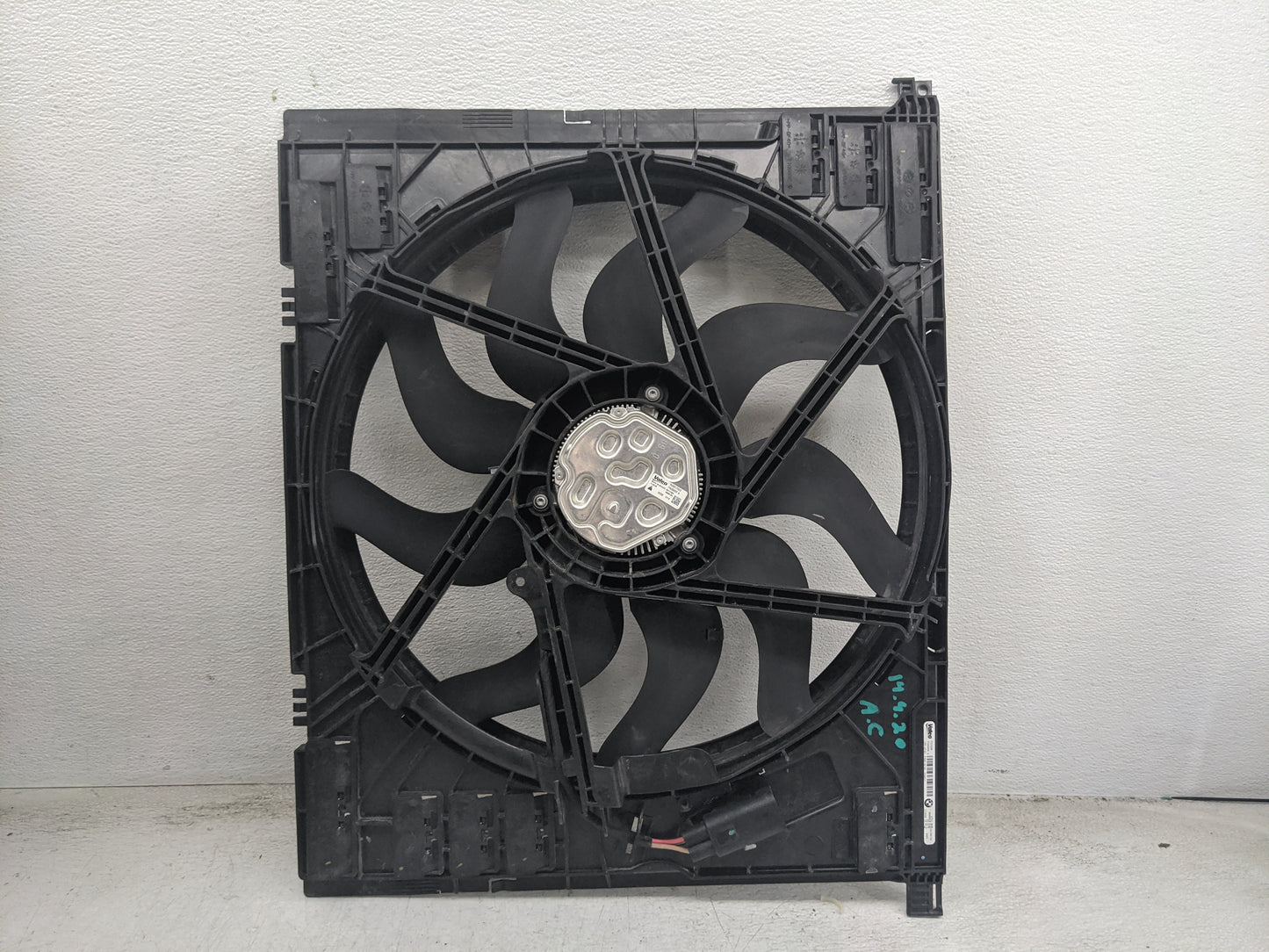 2019-2021 Bmw 330i Electric Radiator Cooling Fan Motor Assembly 1460888 - Oemusedautoparts1.com