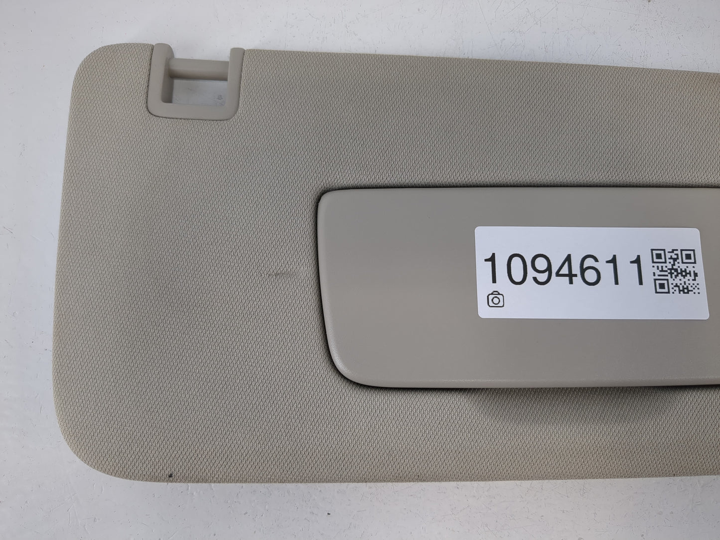 2024 Buick Encore Sun Visor Shade Replacement Passenger Right Mirror Fits OEM Used Auto Parts - Oemusedautoparts1.com