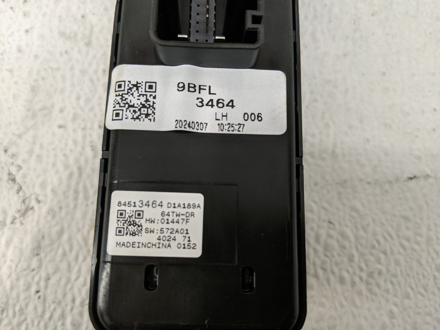 2020-2021 Buick Encore Master Power Window Switch Replacement Driver Side Left P/N:9BFL3464 Fits OEM Used Auto Parts - Oemus