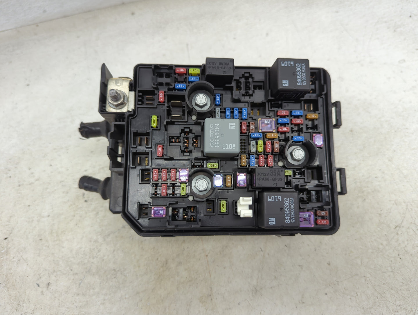 2020-2021 Buick Encore Gx Fusebox Fuse Box Panel Relay Module P/N:42784465 84095362, 84095363 Fits Fits 2020 2021 OEM Used A