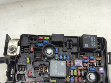 2020-2021 Buick Encore Gx Fusebox Fuse Box Panel Relay Module P/N:42784465 84095362, 84095363 Fits Fits 2020 2021 OEM Used Auto Parts