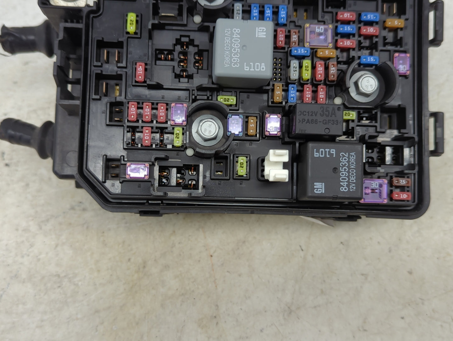 2020-2021 Buick Encore Gx Fusebox Fuse Box Panel Relay Module P/N:42784465 84095362, 84095363 Fits Fits 2020 2021 OEM Used A