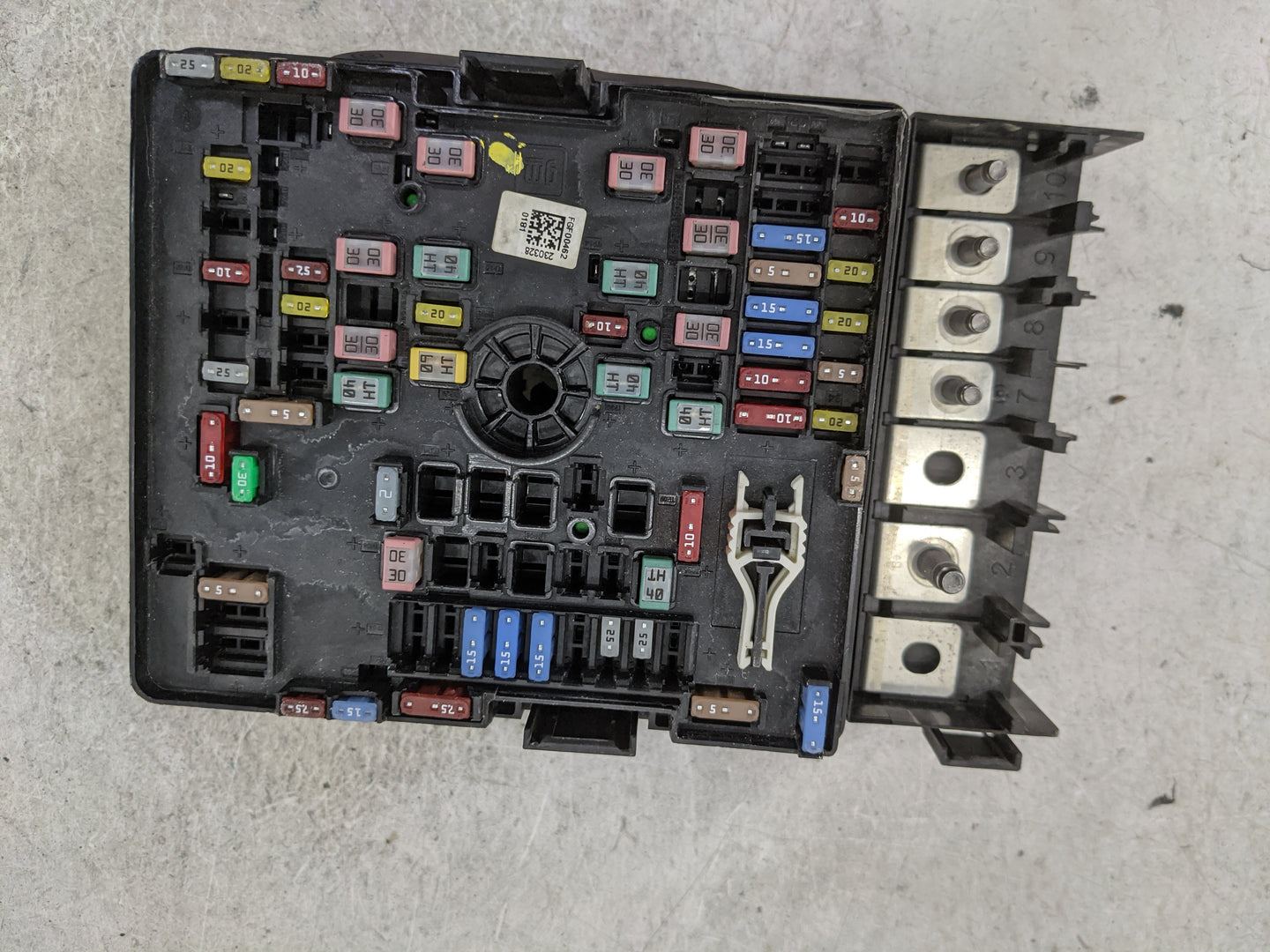 2024 Cadillac Xt4 Fusebox Fuse Box Panel Relay Module P/N:42826609 8632300000000X, 527691421, 23087, 230328, FGFD0462 Fits O