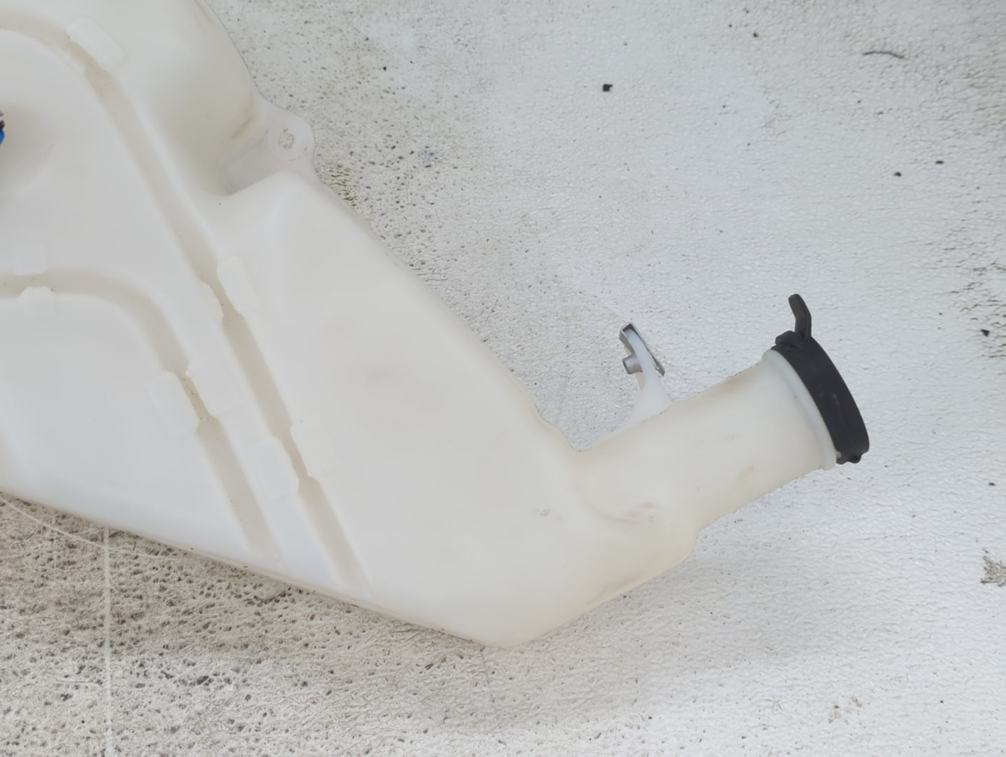 2019-2022 Chevrolet Blazer Windshield Washer Fluid Reservoir Bottle Oem - Oemusedautoparts1.com