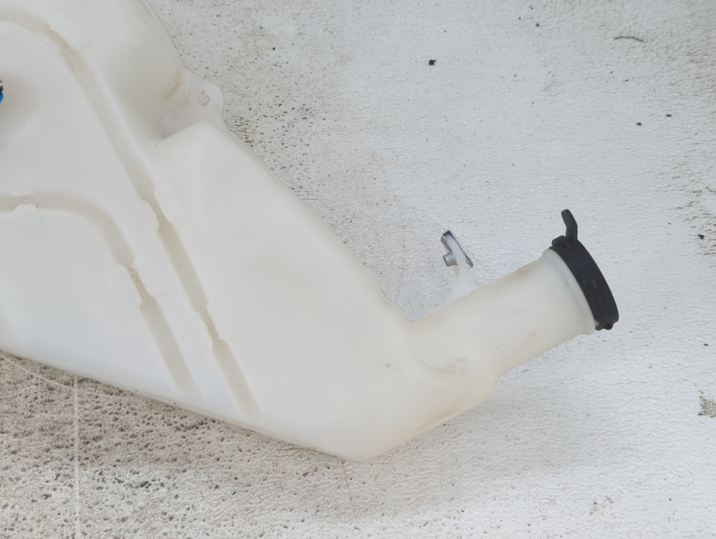 2019-2022 Chevrolet Blazer Windshield Washer Fluid Reservoir Bottle Oem - Oemusedautoparts1.com