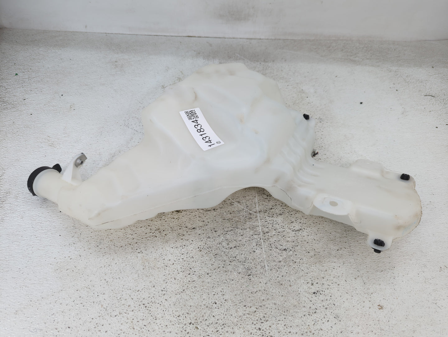 2019-2022 Chevrolet Blazer Windshield Washer Fluid Reservoir Bottle Oem - Oemusedautoparts1.com
