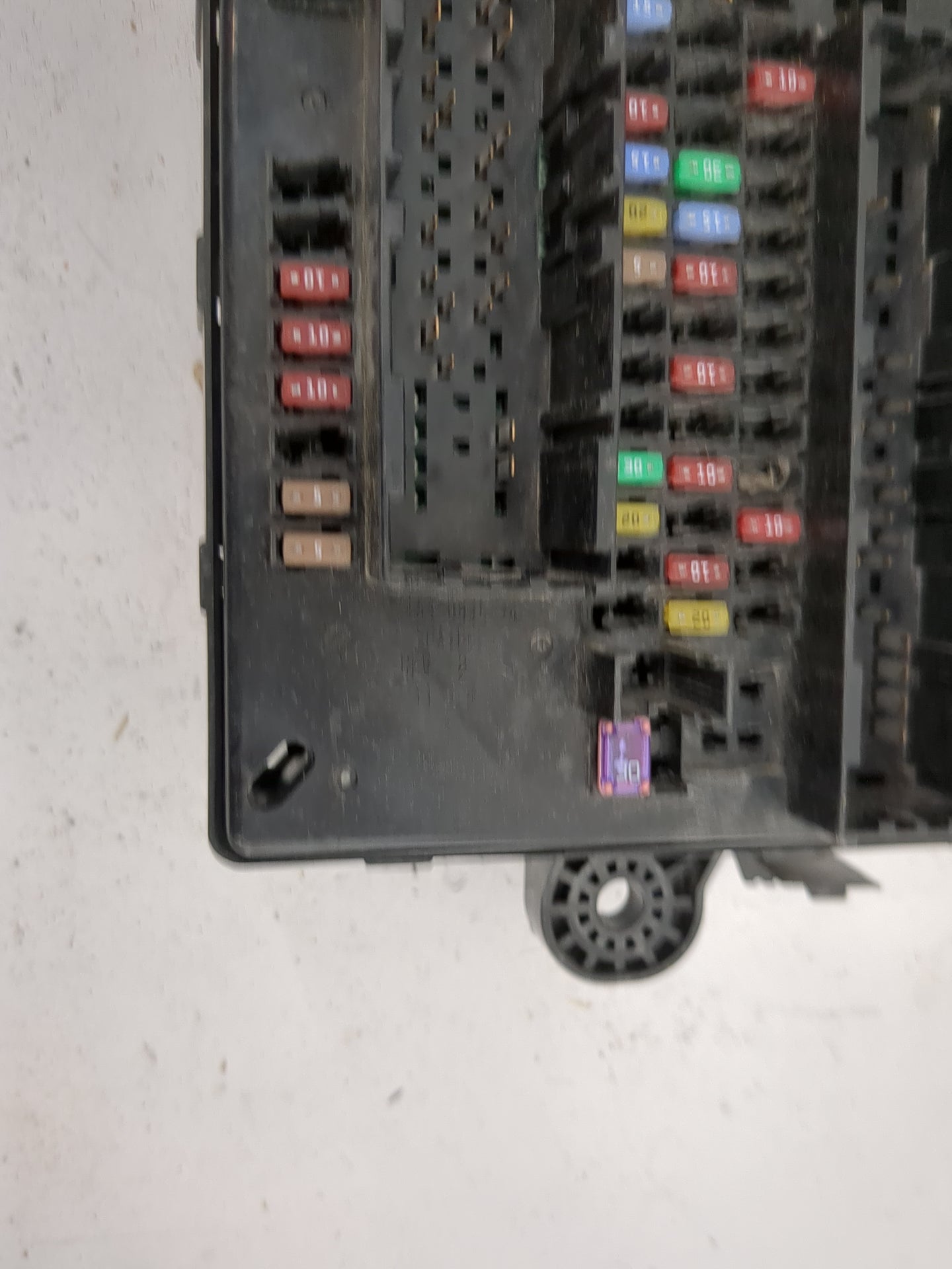 2024 Chevrolet Blazer Fusebox Fuse Box Panel Relay Module P/N:84412832 Fits OEM Used Auto Parts - Oemusedautoparts1.com