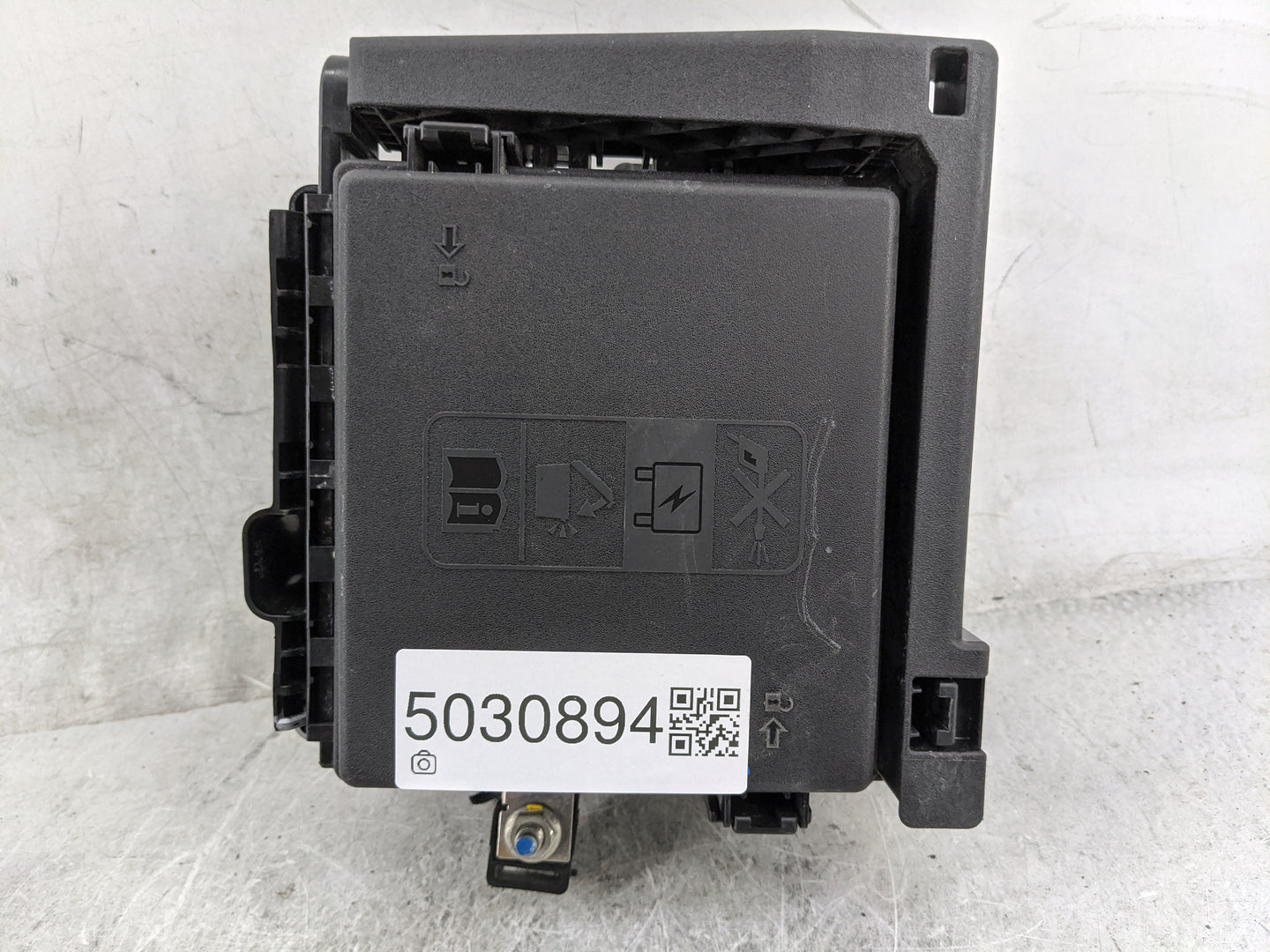 2020-2021 Chevrolet Blazer Fusebox Fuse Box Panel Relay Module P/N:7171-4521-30 7154-0836-30 Fits Fits 2020 2021 OEM Used Au