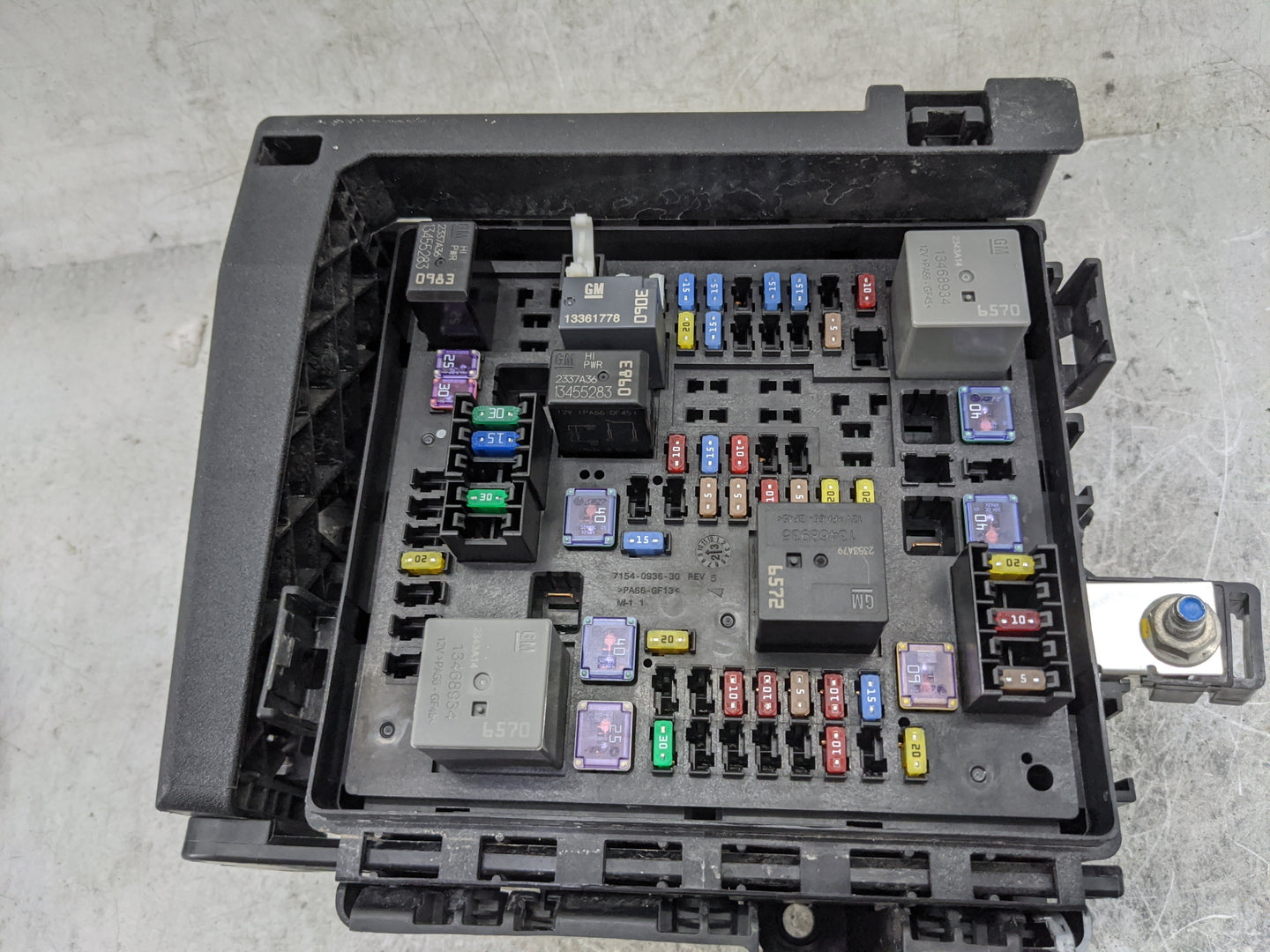 2020-2021 Chevrolet Blazer Fusebox Fuse Box Panel Relay Module P/N:7171-4521-30 7154-0836-30 Fits Fits 2020 2021 OEM Used Au