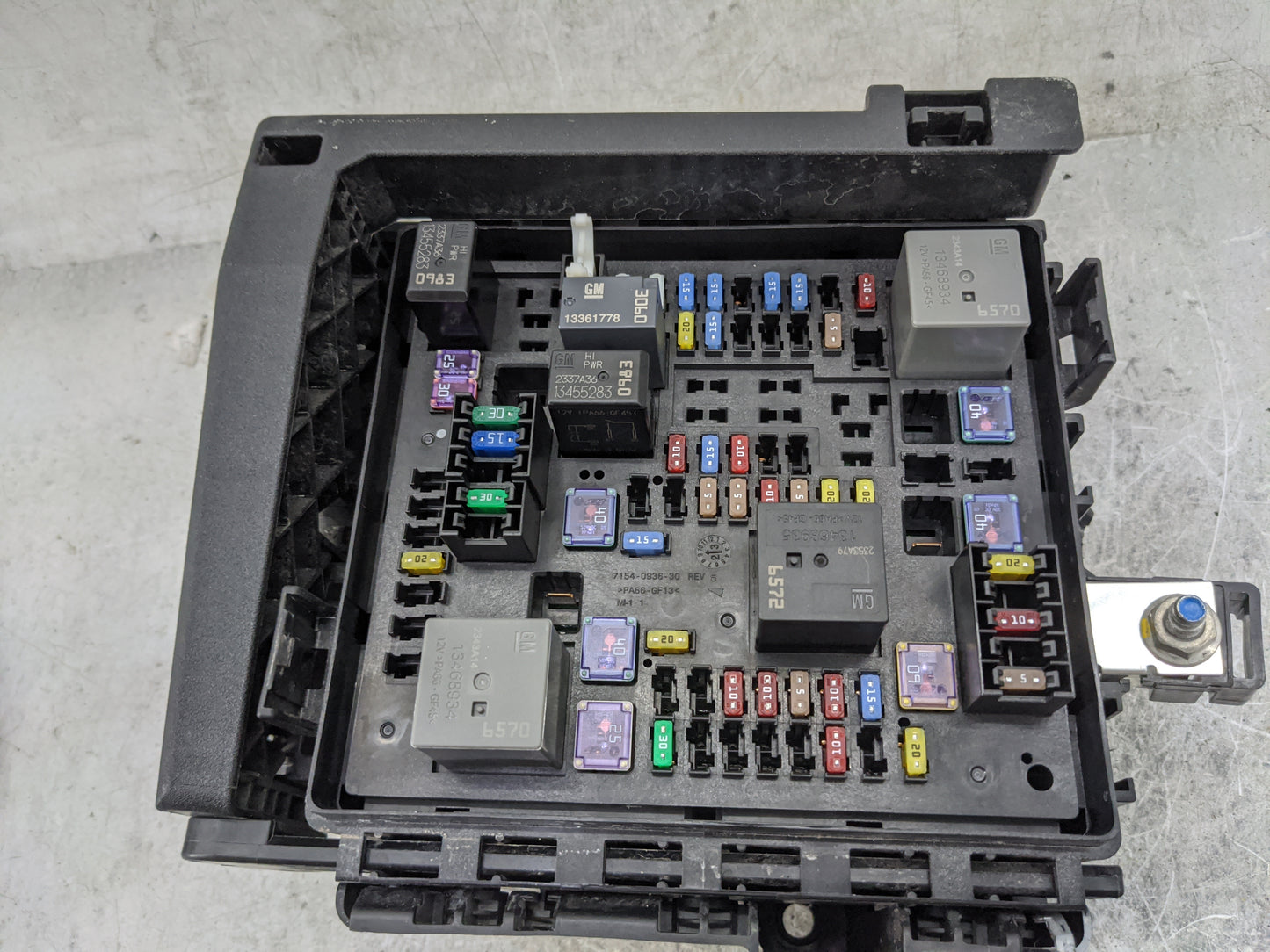 2020-2021 Chevrolet Blazer Fusebox Fuse Box Panel Relay Module P/N:7171-4521-30 7154-0836-30 Fits Fits 2020 2021 OEM Used Au