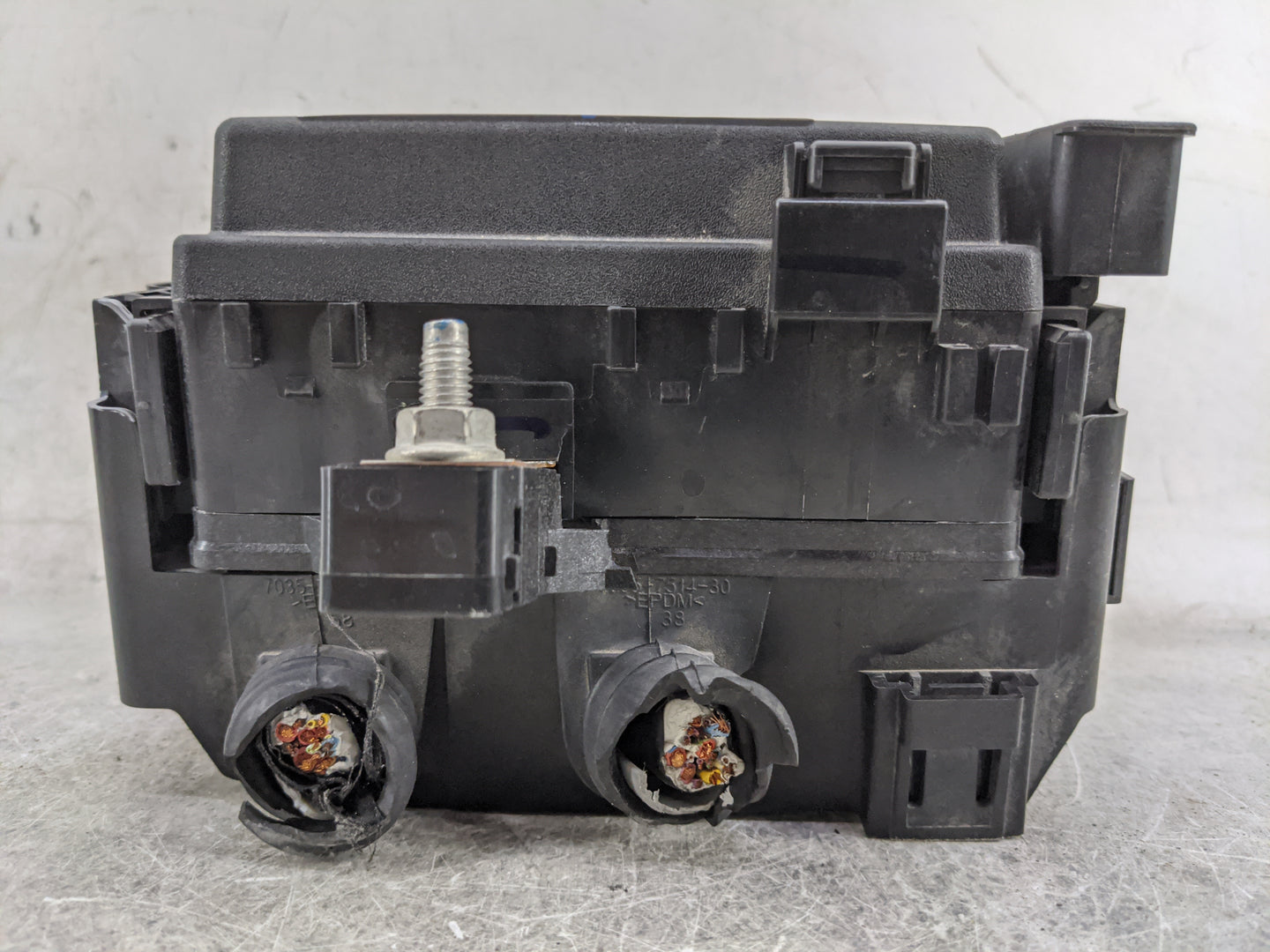 2020-2021 Chevrolet Blazer Fusebox Fuse Box Panel Relay Module P/N:7171-4521-30 7154-0836-30 Fits Fits 2020 2021 OEM Used Au