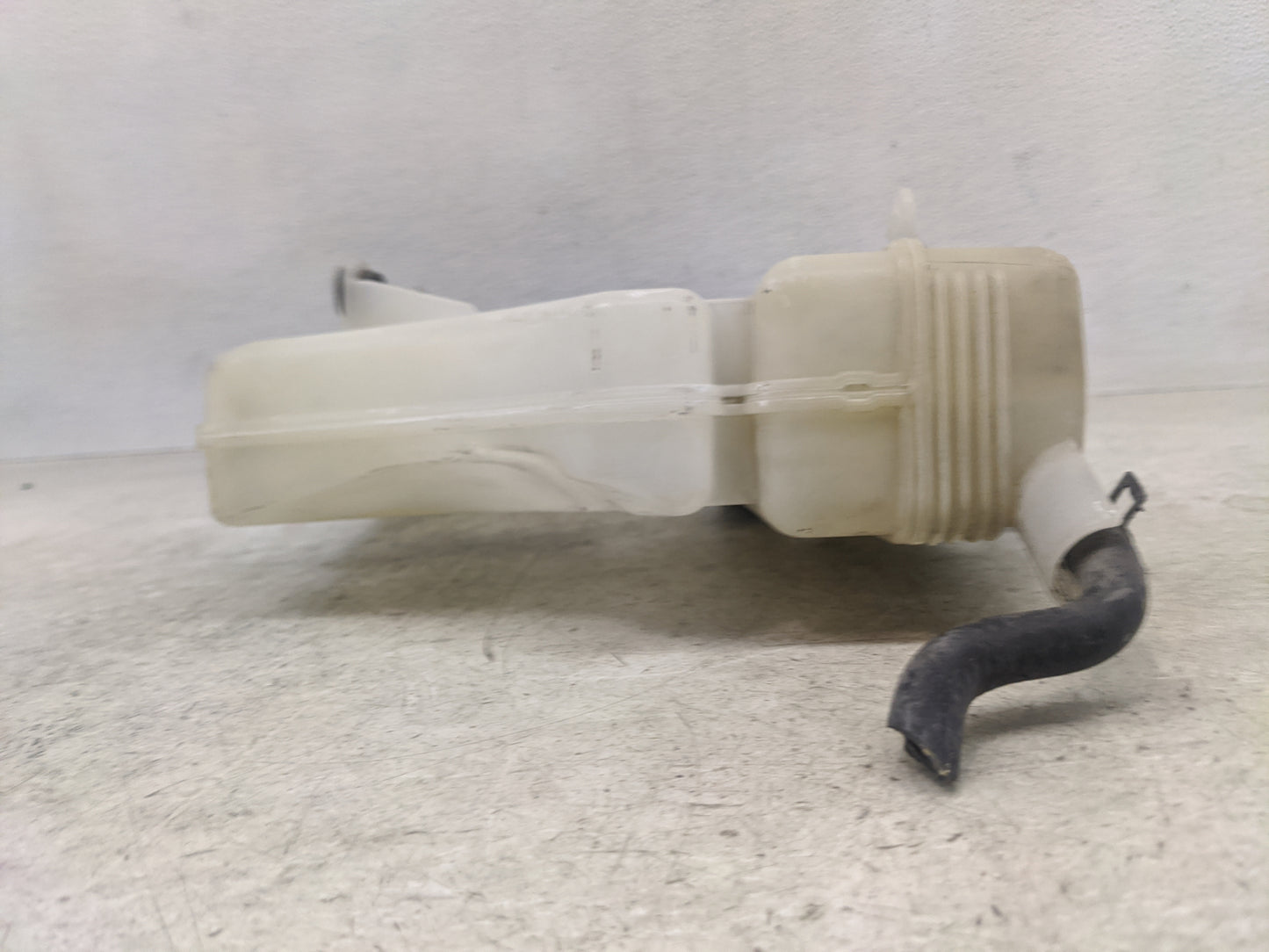 2016 Chevrolet Camaro Radiator Coolant Overflow Expansion Tank Bottle 1366110 - Oemusedautoparts1.com