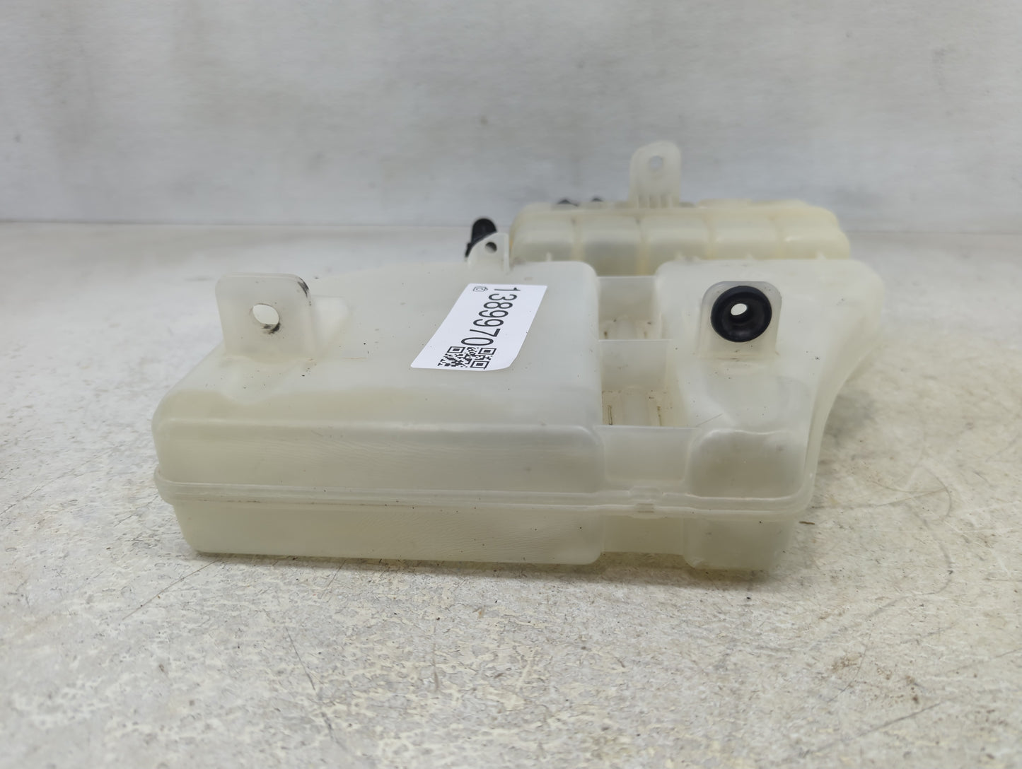 2016 Chevrolet Camaro Radiator Coolant Overflow Expansion Tank Bottle 1389970 - Oemusedautoparts1.com