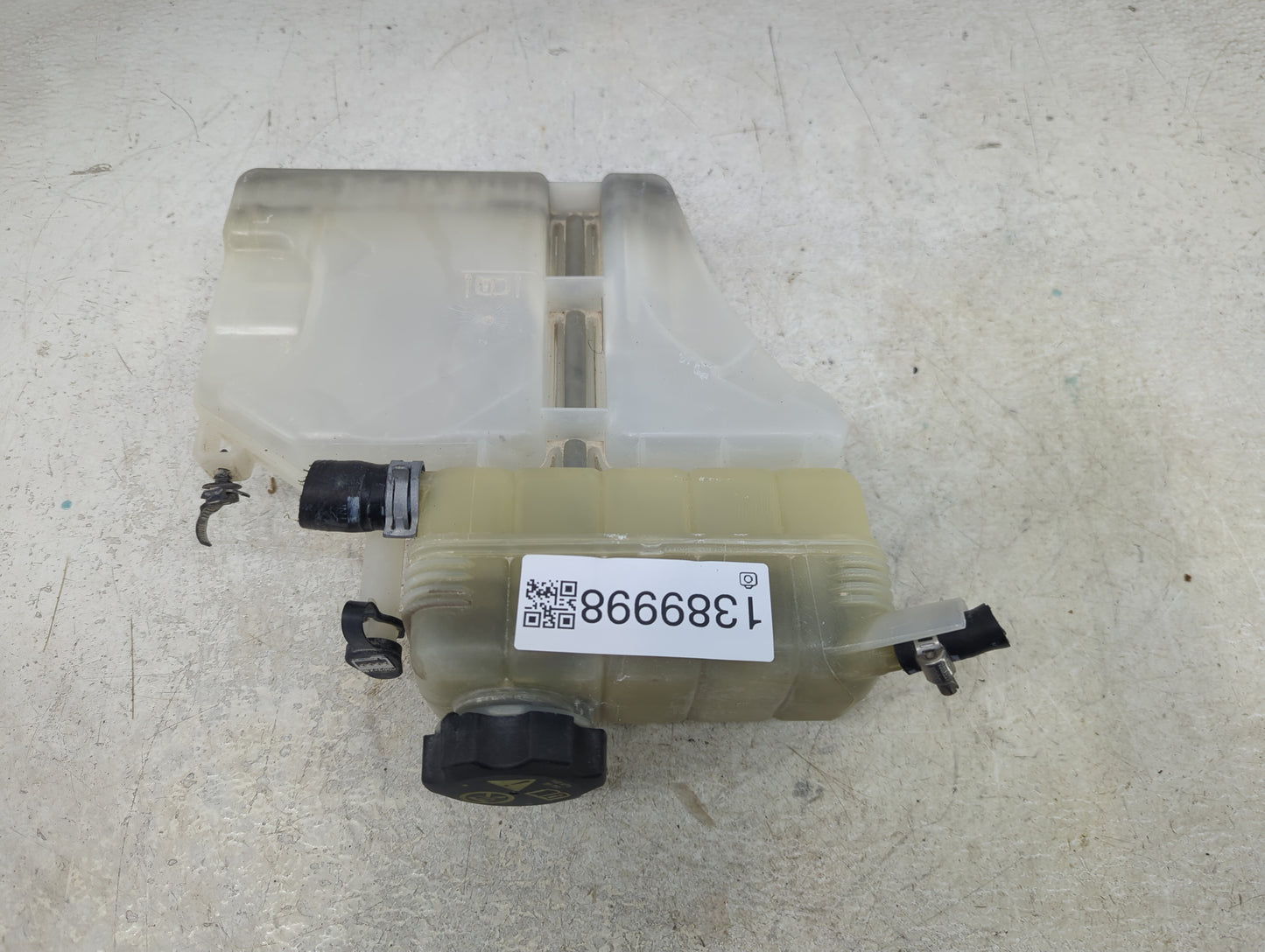 2016 Chevrolet Camaro Radiator Coolant Overflow Expansion Tank Bottle - Oemusedautoparts1.com