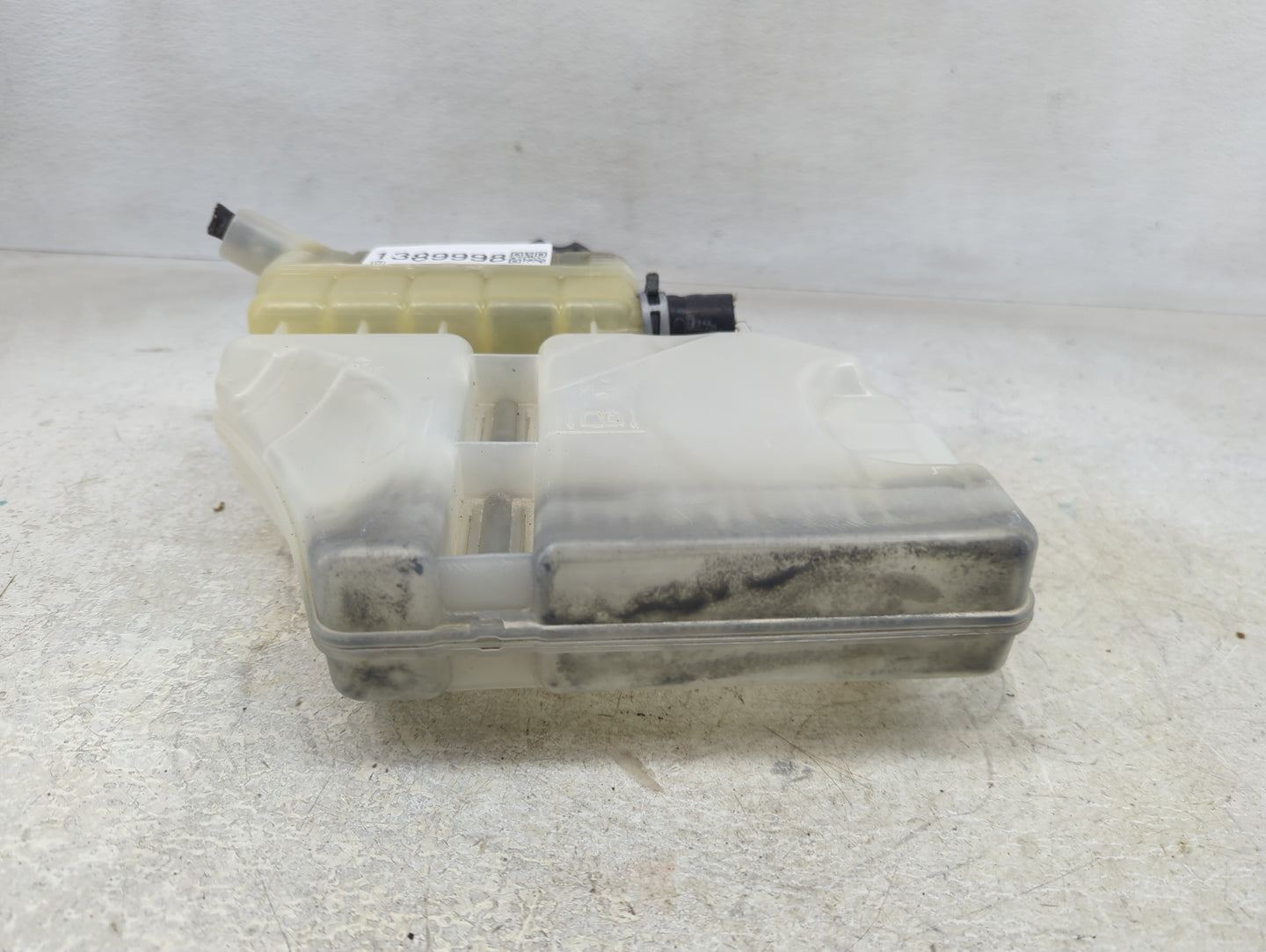 2016 Chevrolet Camaro Radiator Coolant Overflow Expansion Tank Bottle 1389998 - Oemusedautoparts1.com