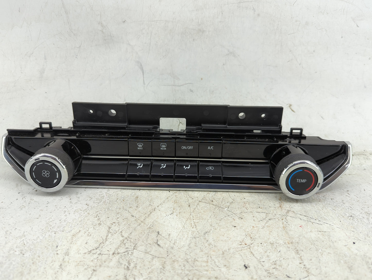 2024 Chevrolet Colorado Climate Control Module Temperature AC/Heater Replacement P/N:86516181 13537385 Fits OEM Used Auto Pa