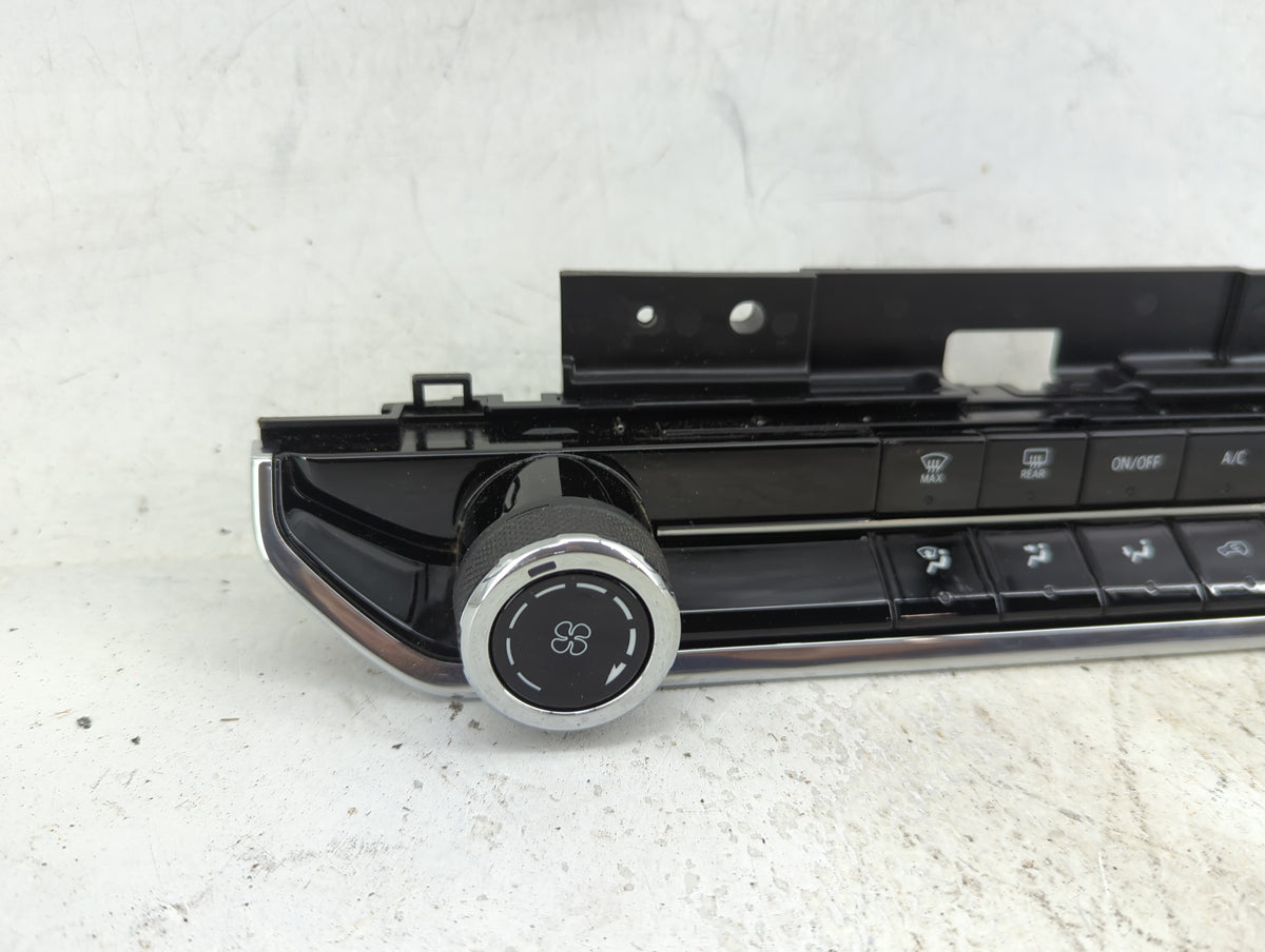 2024 Chevrolet Colorado Climate Control Module Temperature AC/Heater Replacement P/N:86516181 13537385 Fits OEM Used Auto Pa