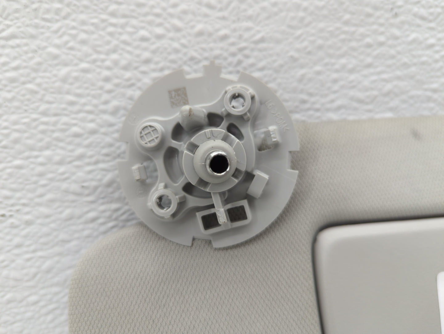 2024 Chevrolet Equinox Sun Visor Shade Replacement Passenger Right Mirror Fits OEM Used Auto Parts - Oemusedautoparts1.com