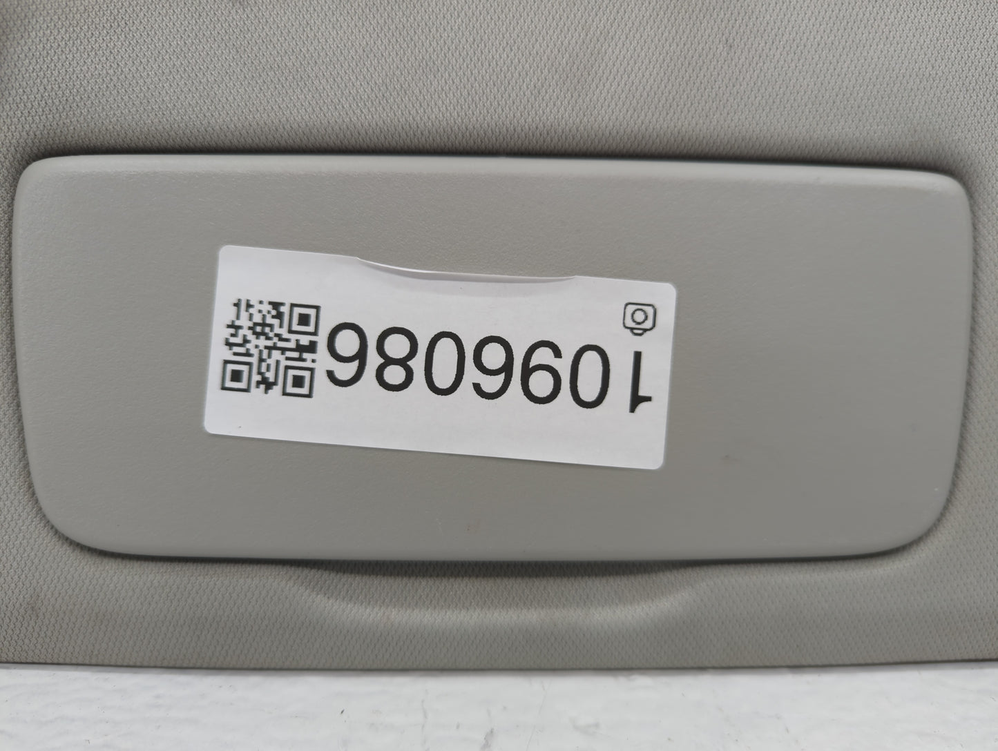 2024 Chevrolet Equinox Sun Visor Shade Replacement Passenger Right Mirror Fits OEM Used Auto Parts - Oemusedautoparts1.com