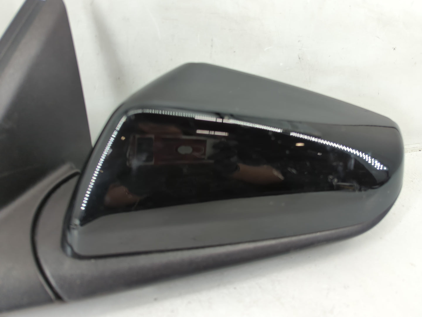 2024 Chevrolet Equinox Driver Side View Mirror - Left Door Mirror OEM Used - Oemusedautoparts1.com